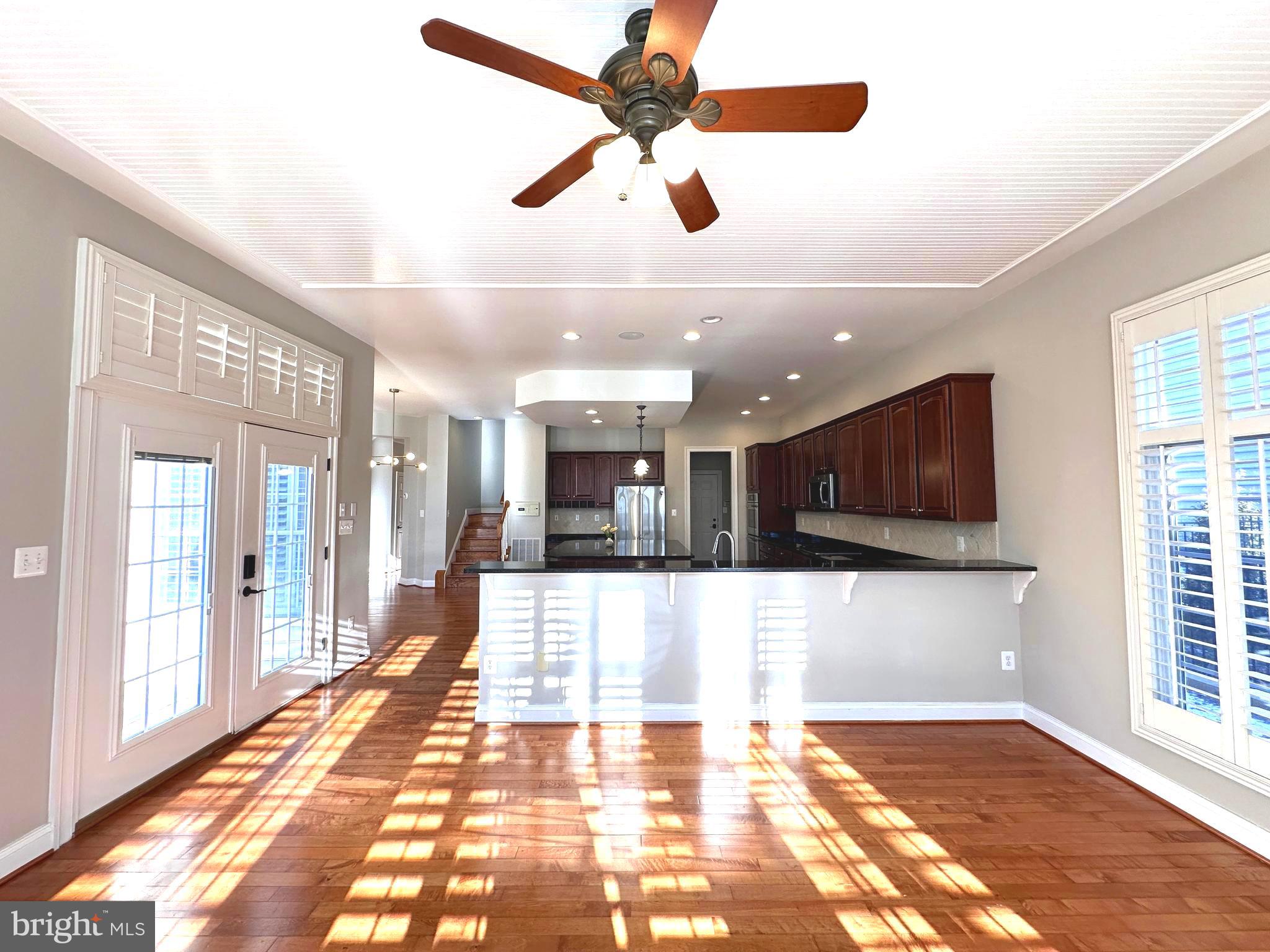 WINDSOR KNOLLS - Residential