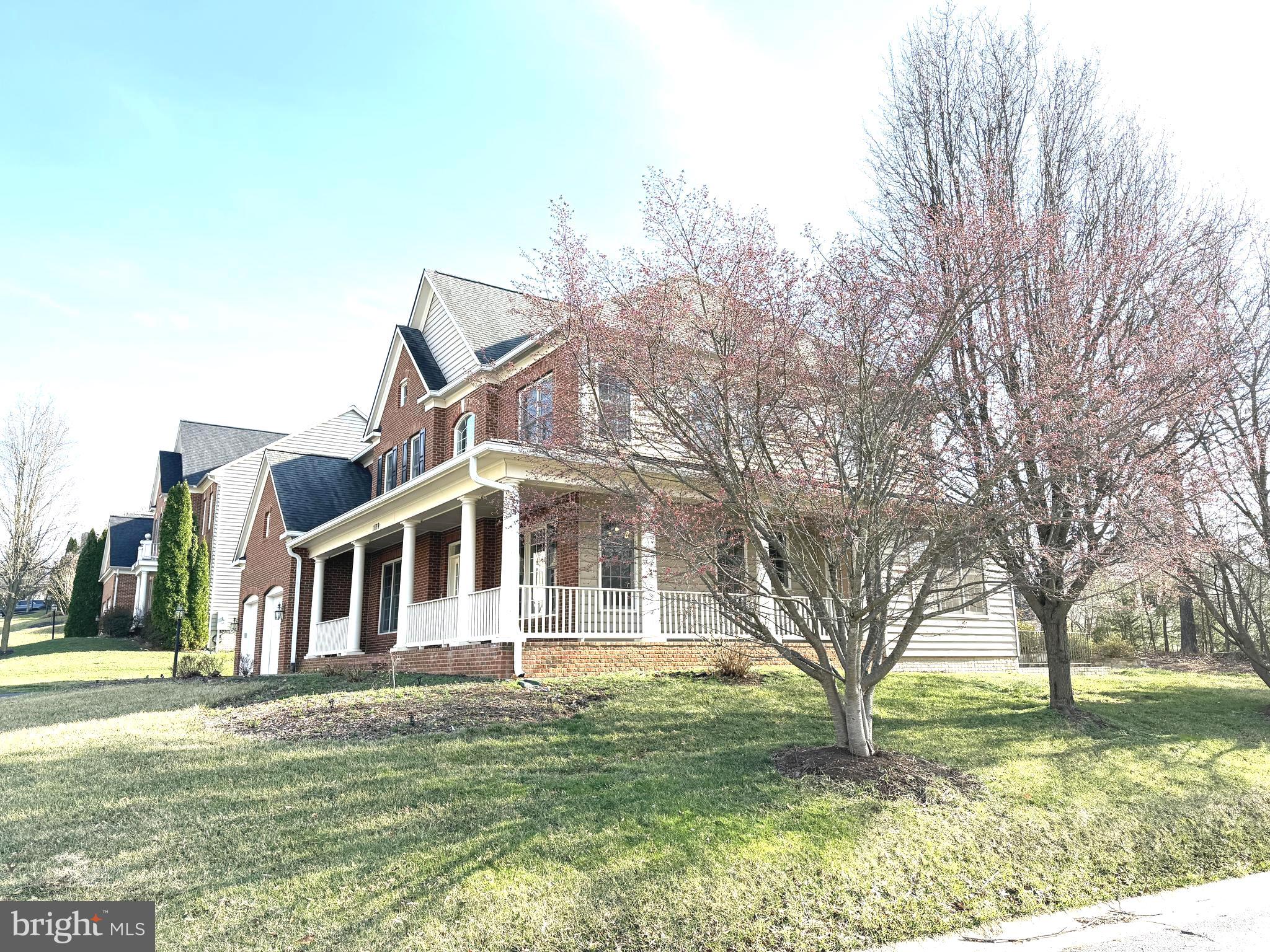 WINDSOR KNOLLS - Residential