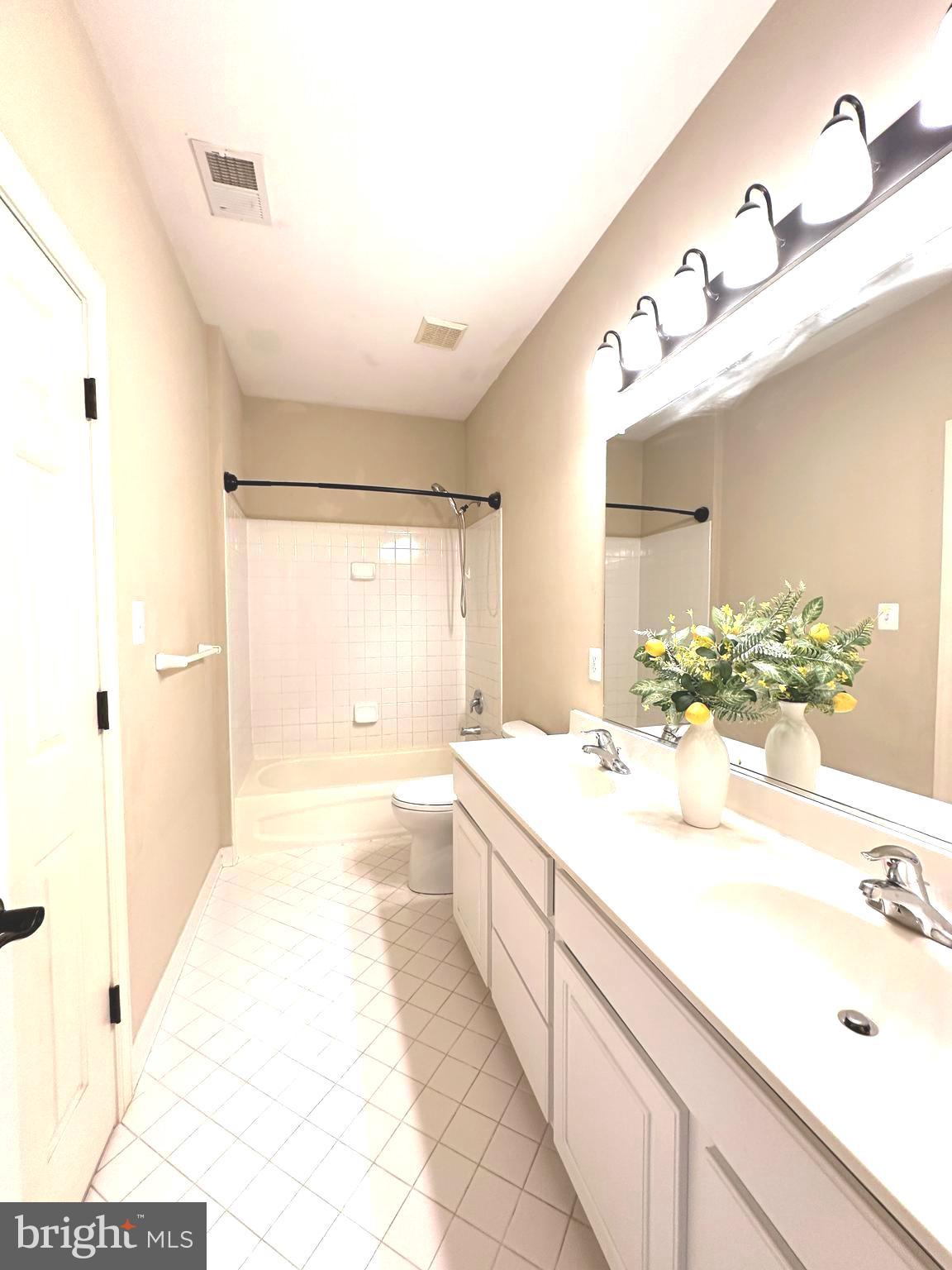 WINDSOR KNOLLS - Residential