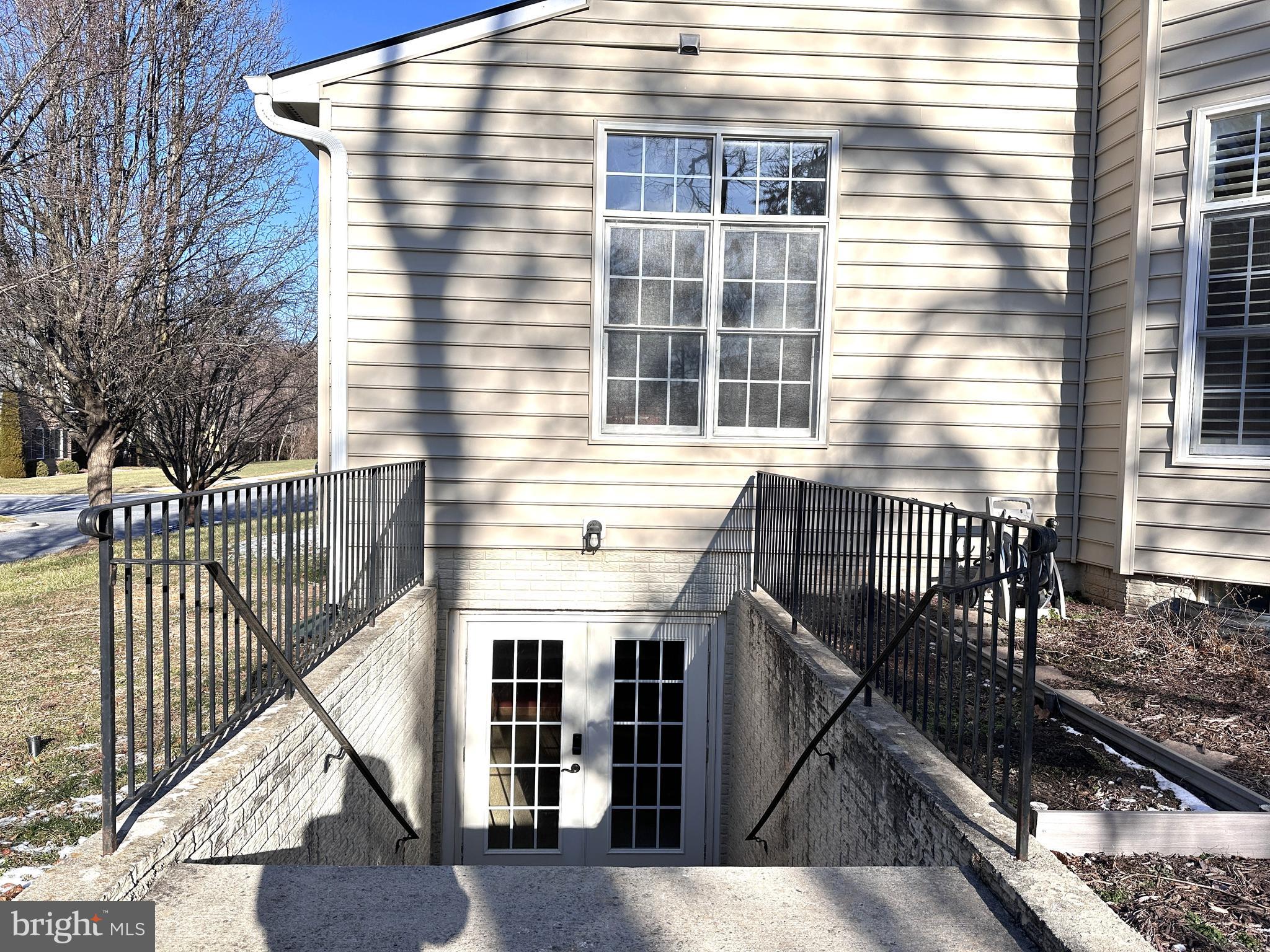 WINDSOR KNOLLS - Residential