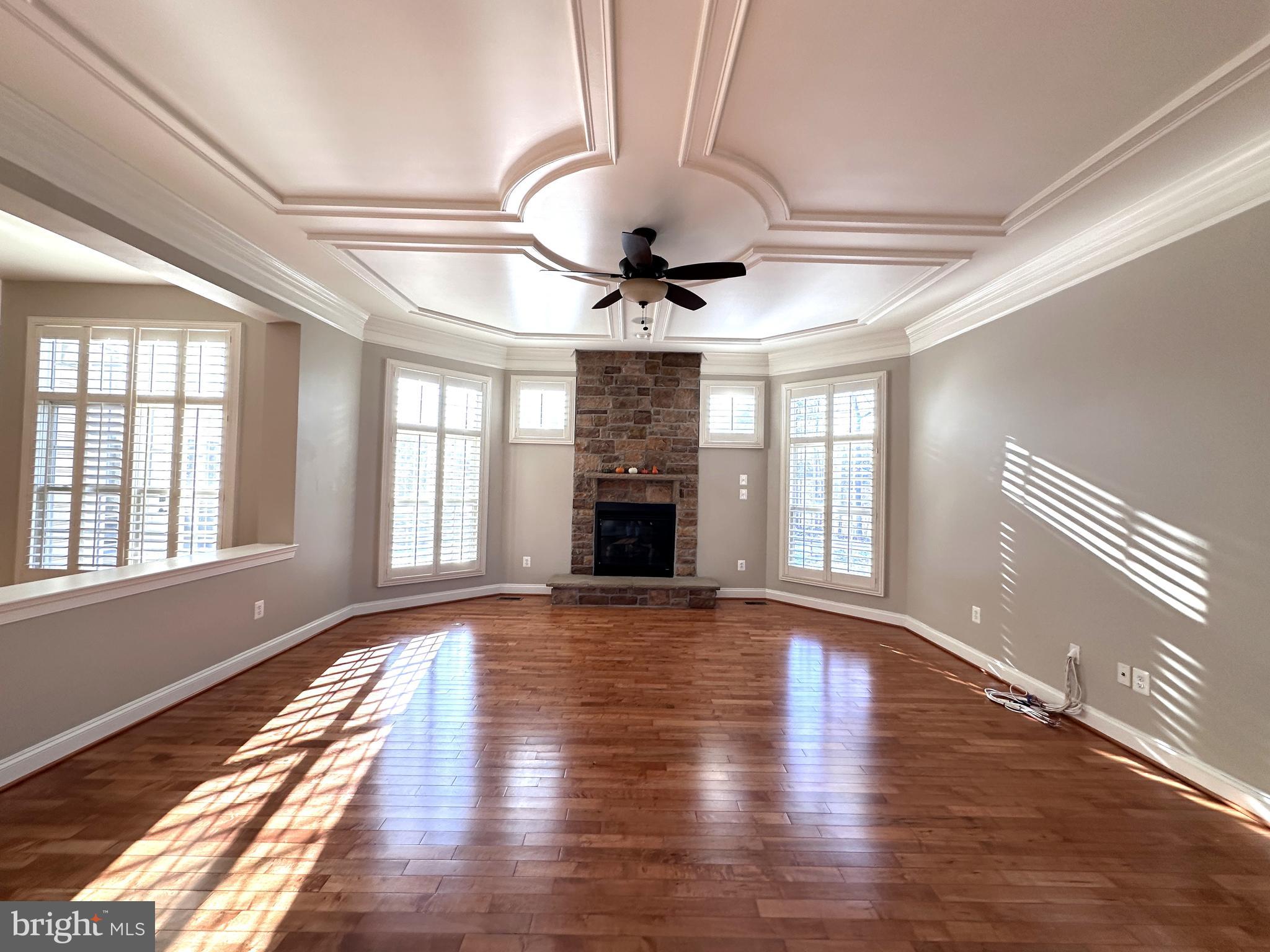 WINDSOR KNOLLS - Residential