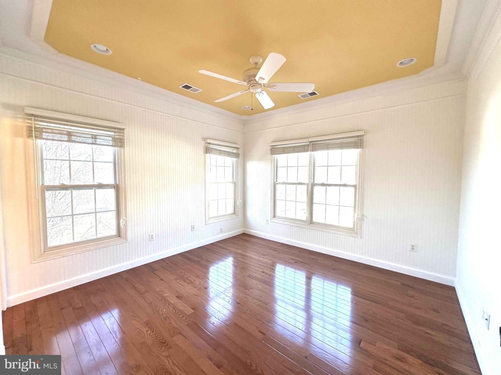 WINDSOR KNOLLS - Residential