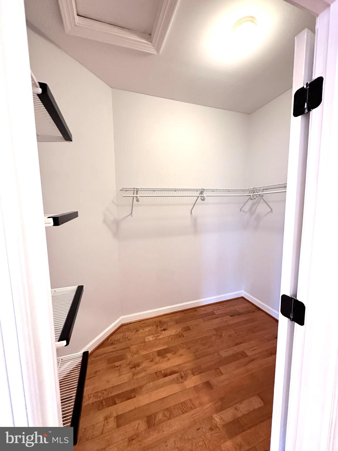 WINDSOR KNOLLS - Residential