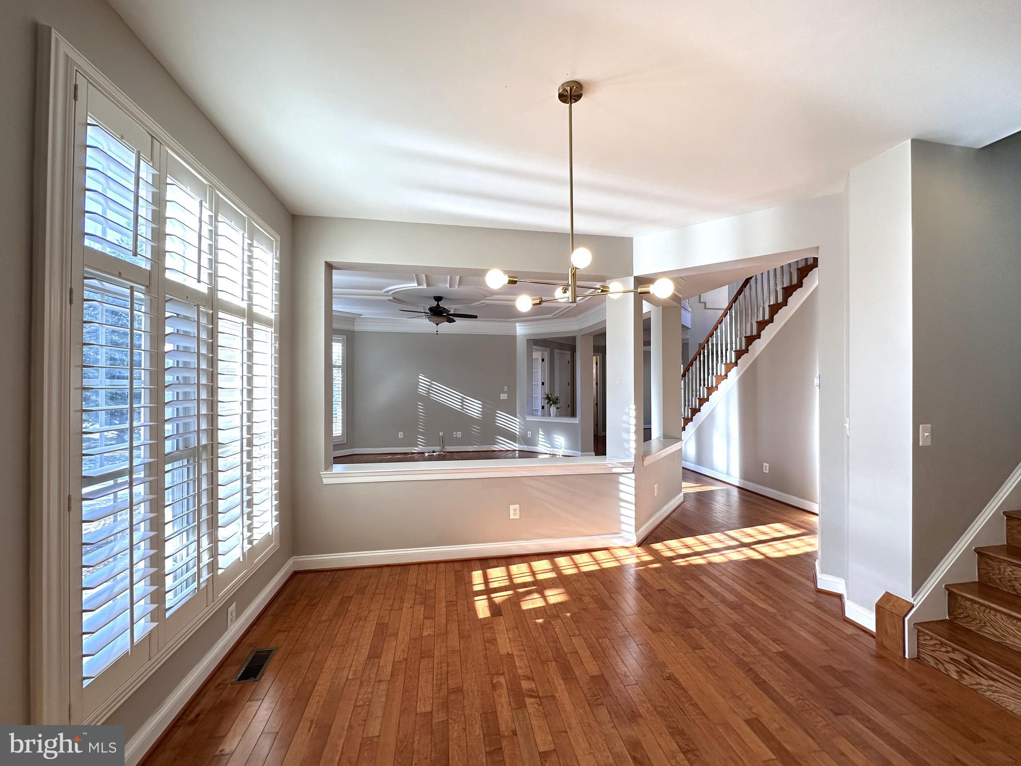 WINDSOR KNOLLS - Residential