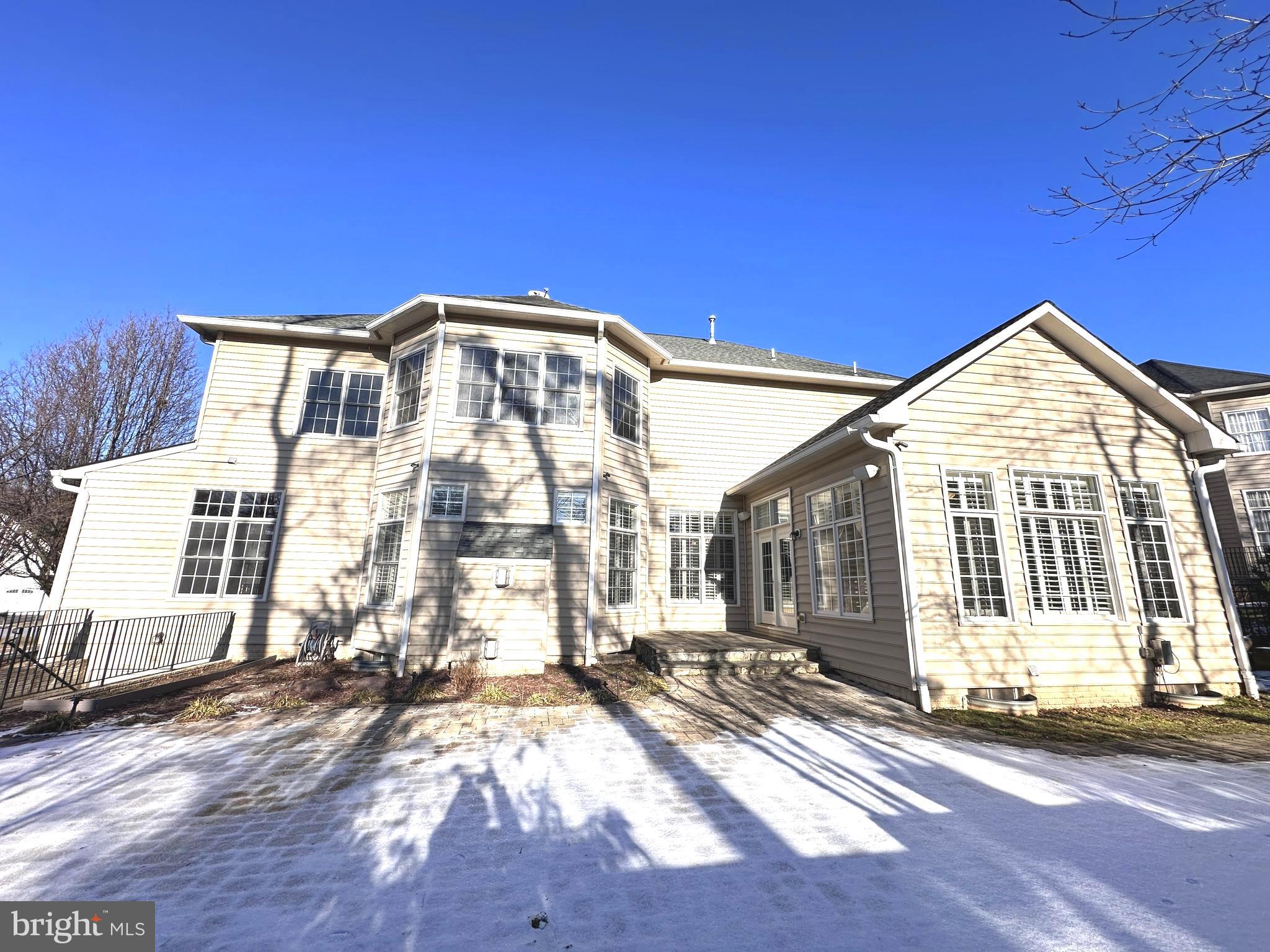 WINDSOR KNOLLS - Residential