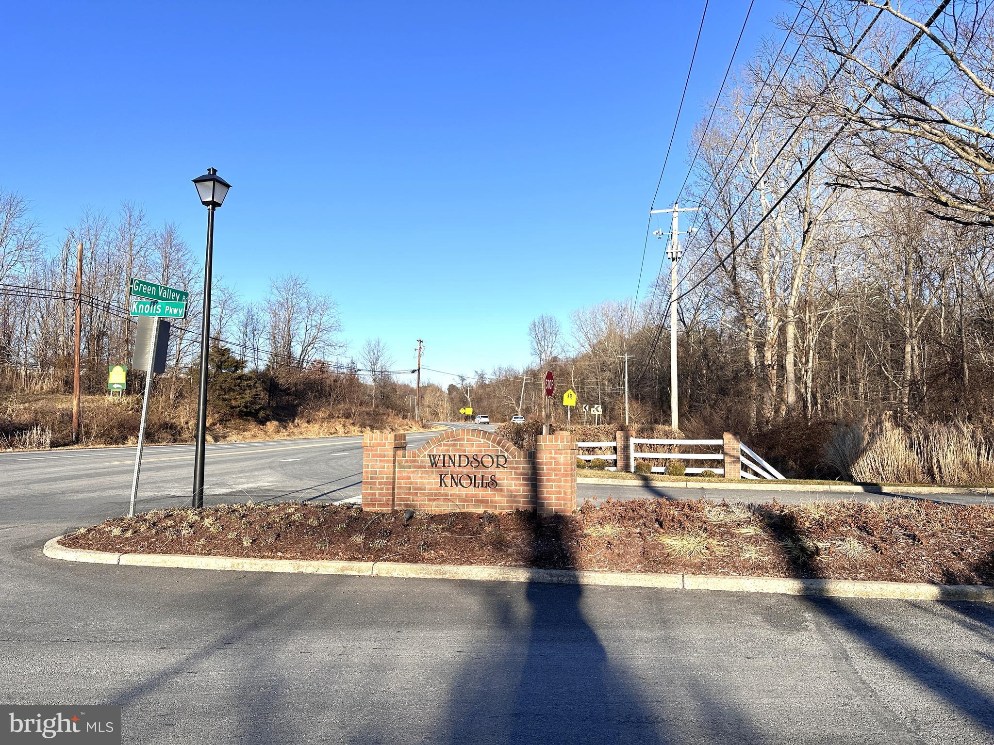 WINDSOR KNOLLS - Residential