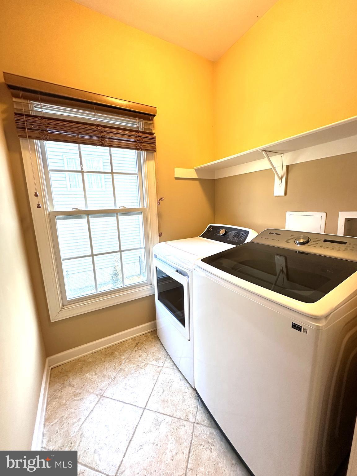 WINDSOR KNOLLS - Residential