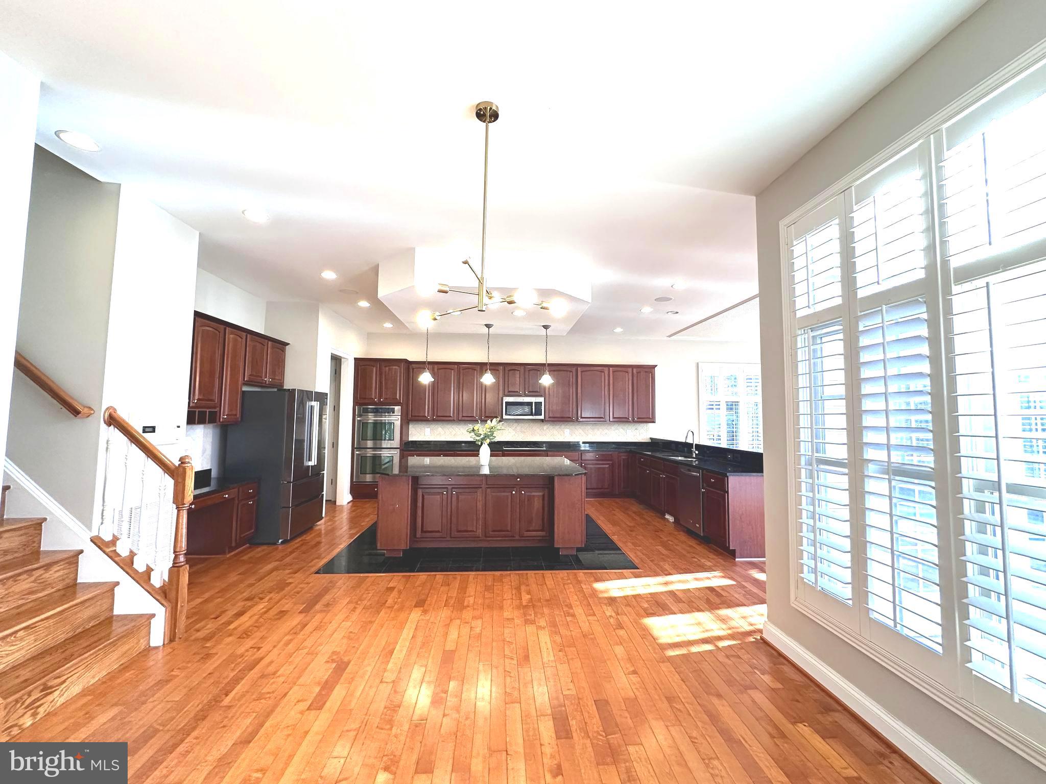 WINDSOR KNOLLS - Residential