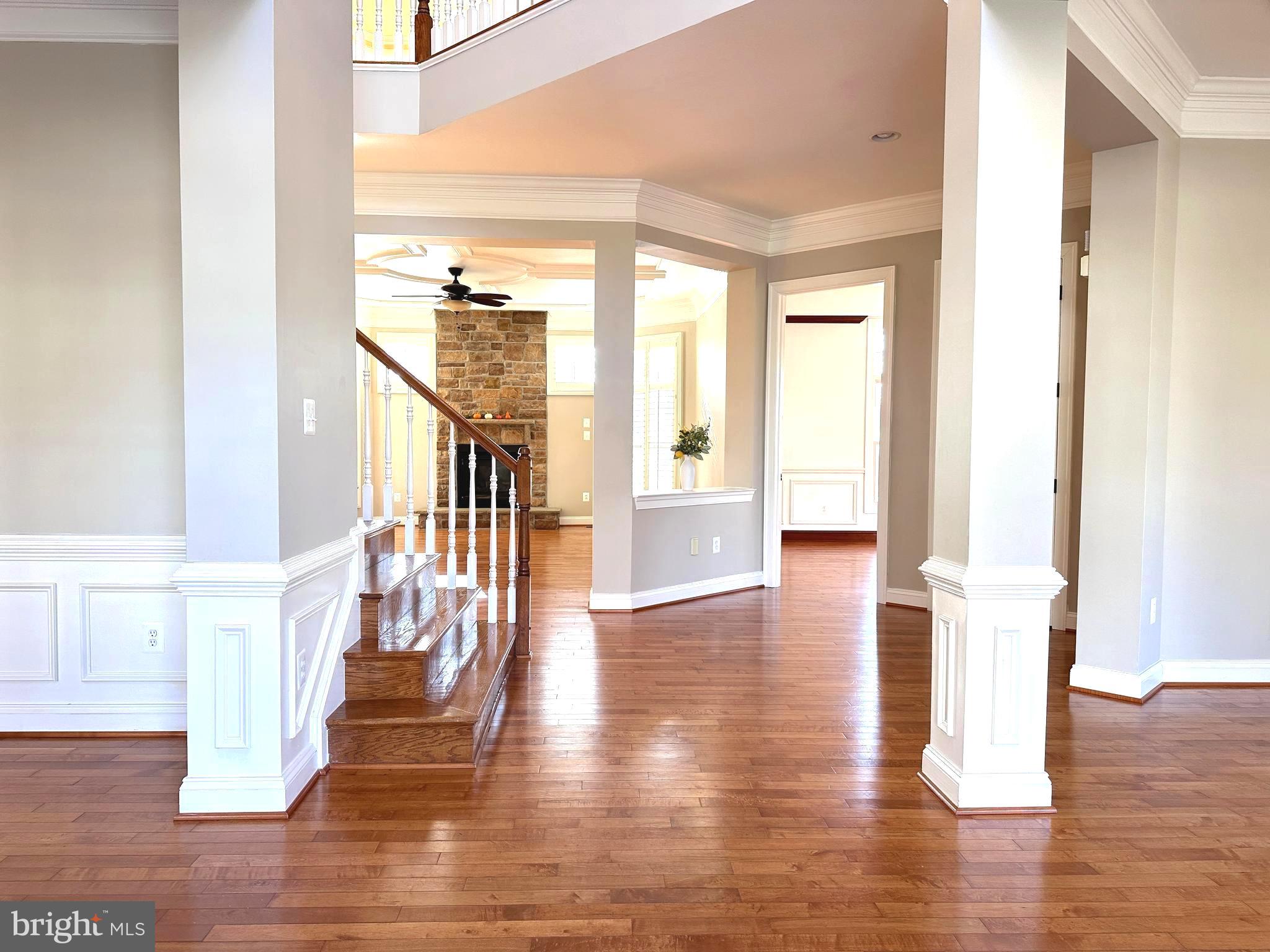 WINDSOR KNOLLS - Residential