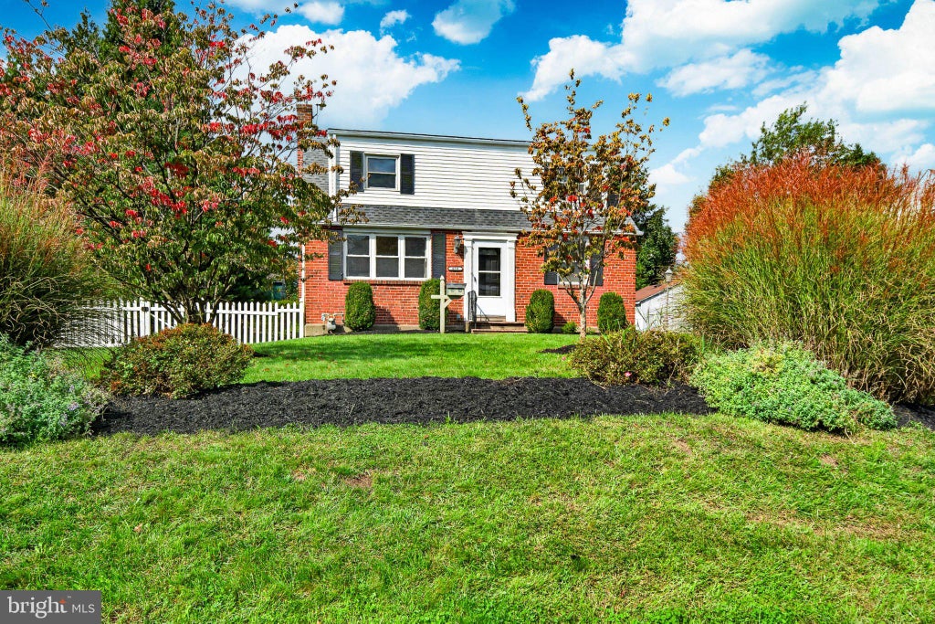 Photo of 614 Topsfield Road, HATBORO, PA 19040 (MLS # PAMC2196670)