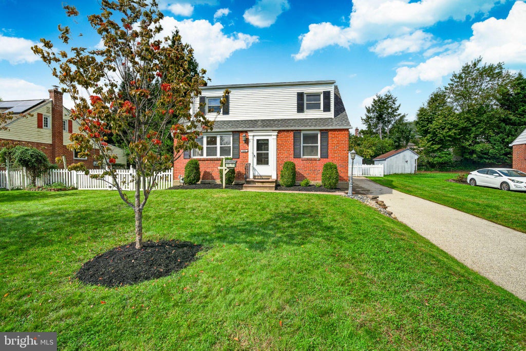 Photo of 614 Topsfield Road, HATBORO, PA 19040 (MLS # PAMC2196670)