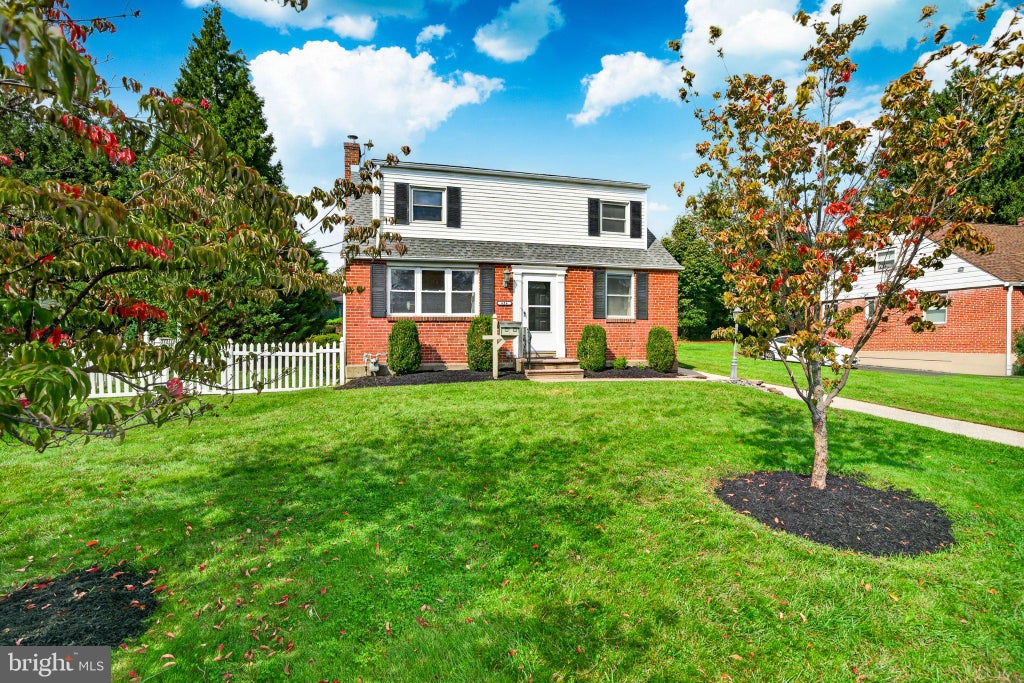 Photo of 614 Topsfield Road, HATBORO, PA 19040 (MLS # PAMC2196670)