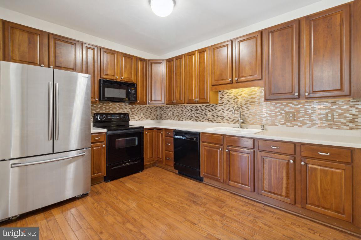 WAVERLY WOODS - Residential