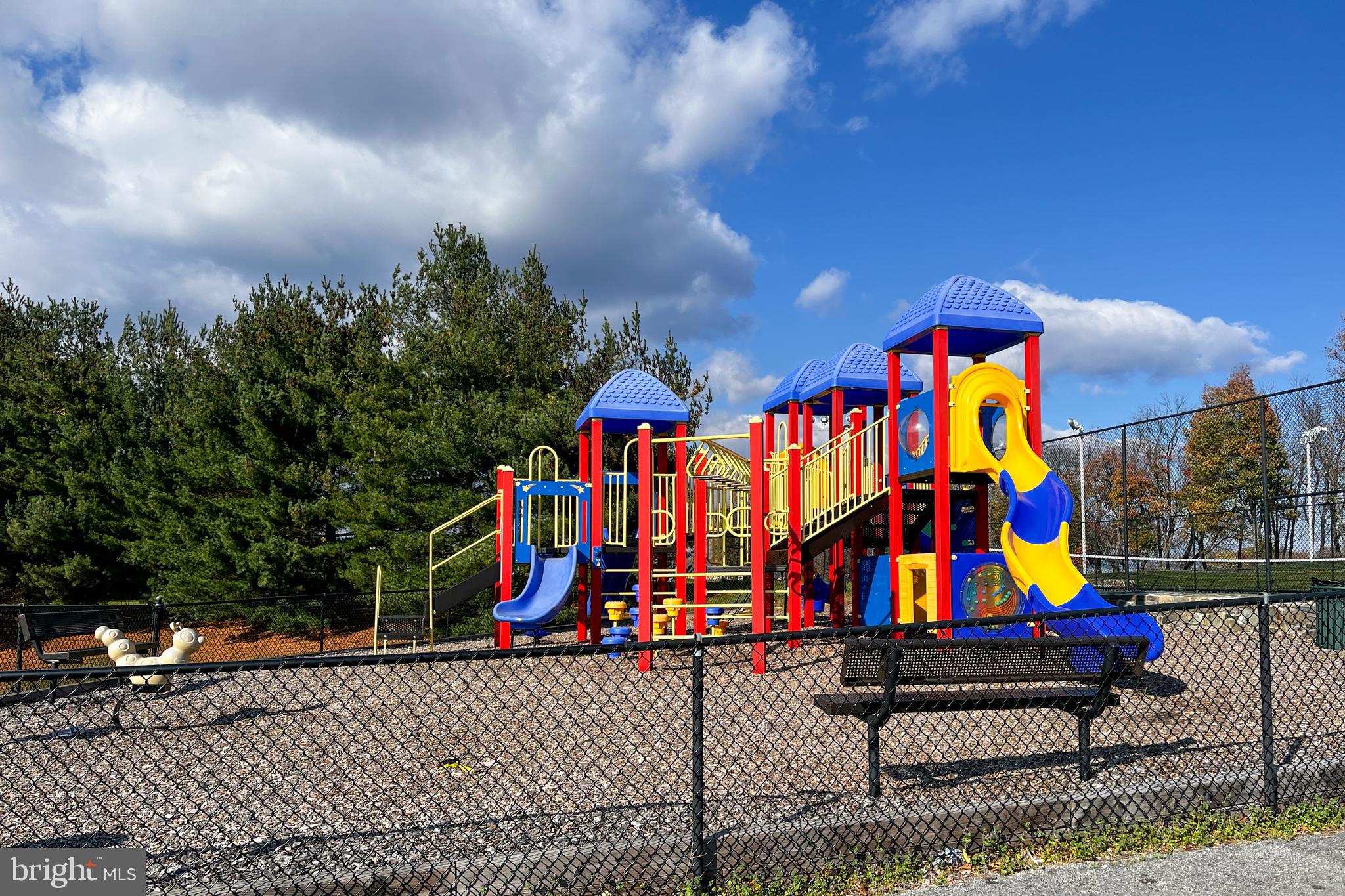 WAVERLY WOODS - Residential