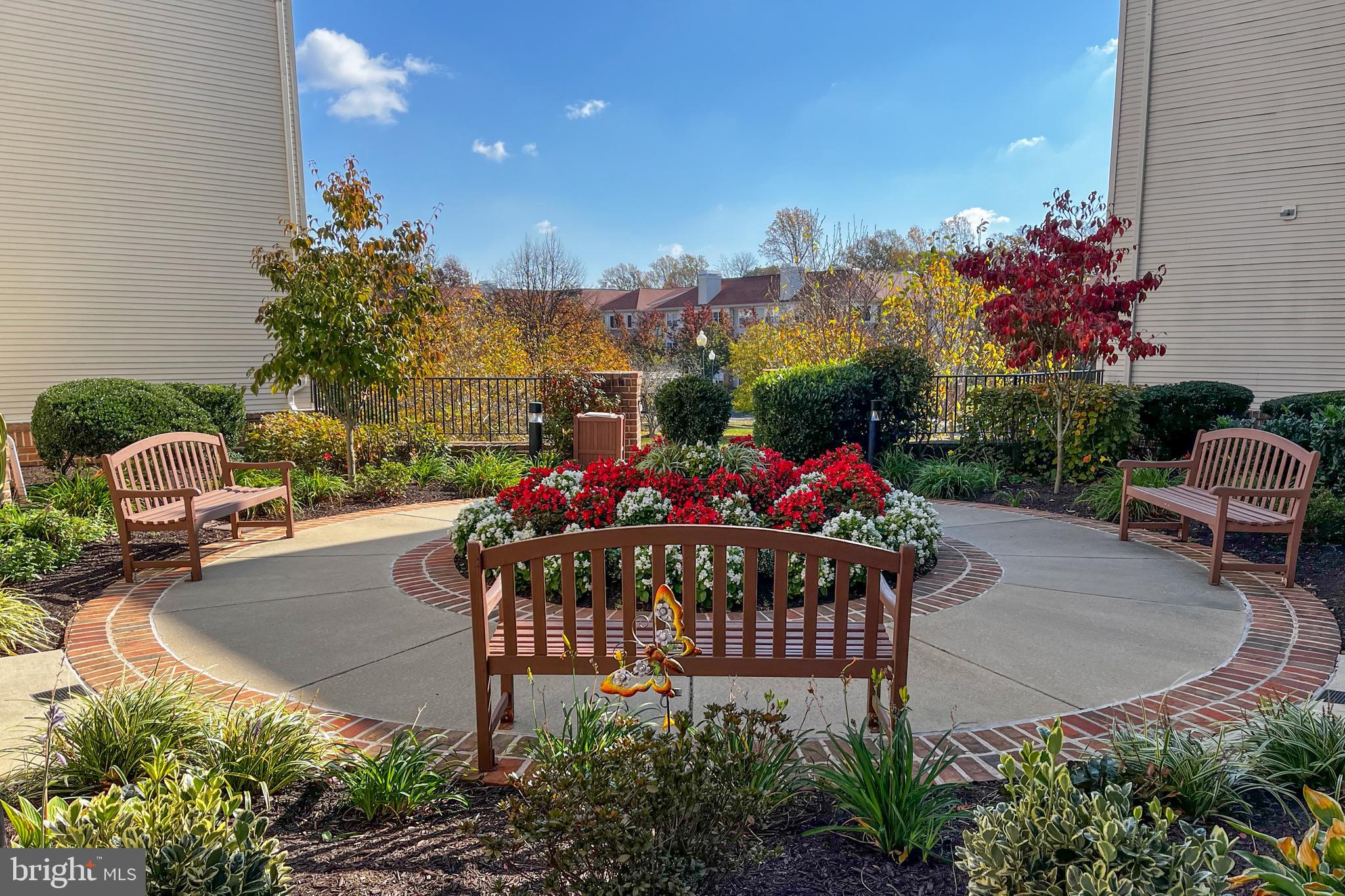 WAVERLY WOODS - Residential