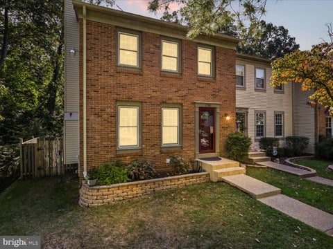 Townhouse For Sale - 5701 Edgewater Oak Court<br/> BURKE, VA 22015