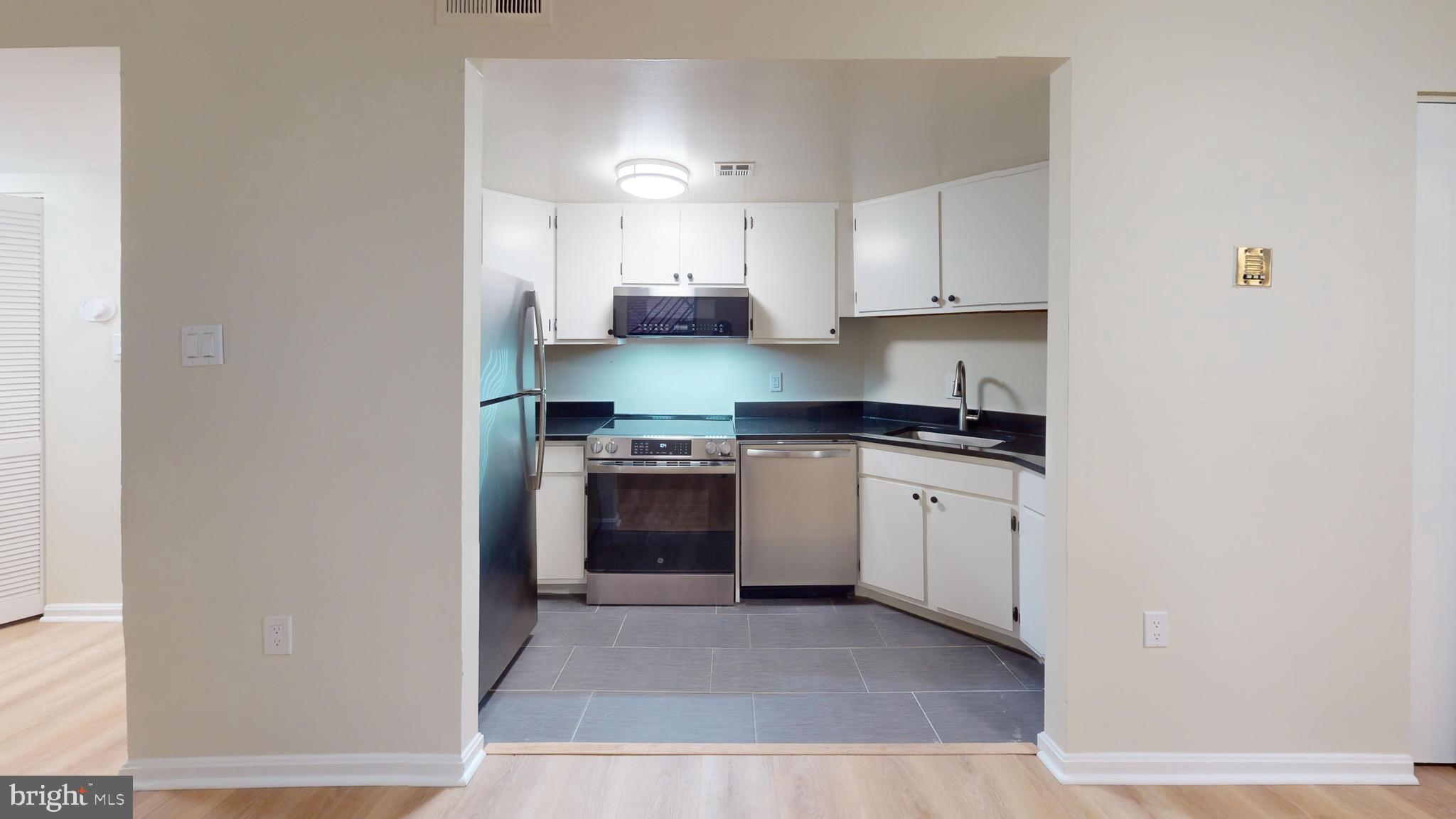 1438 MERIDIAN PLACE NW 102