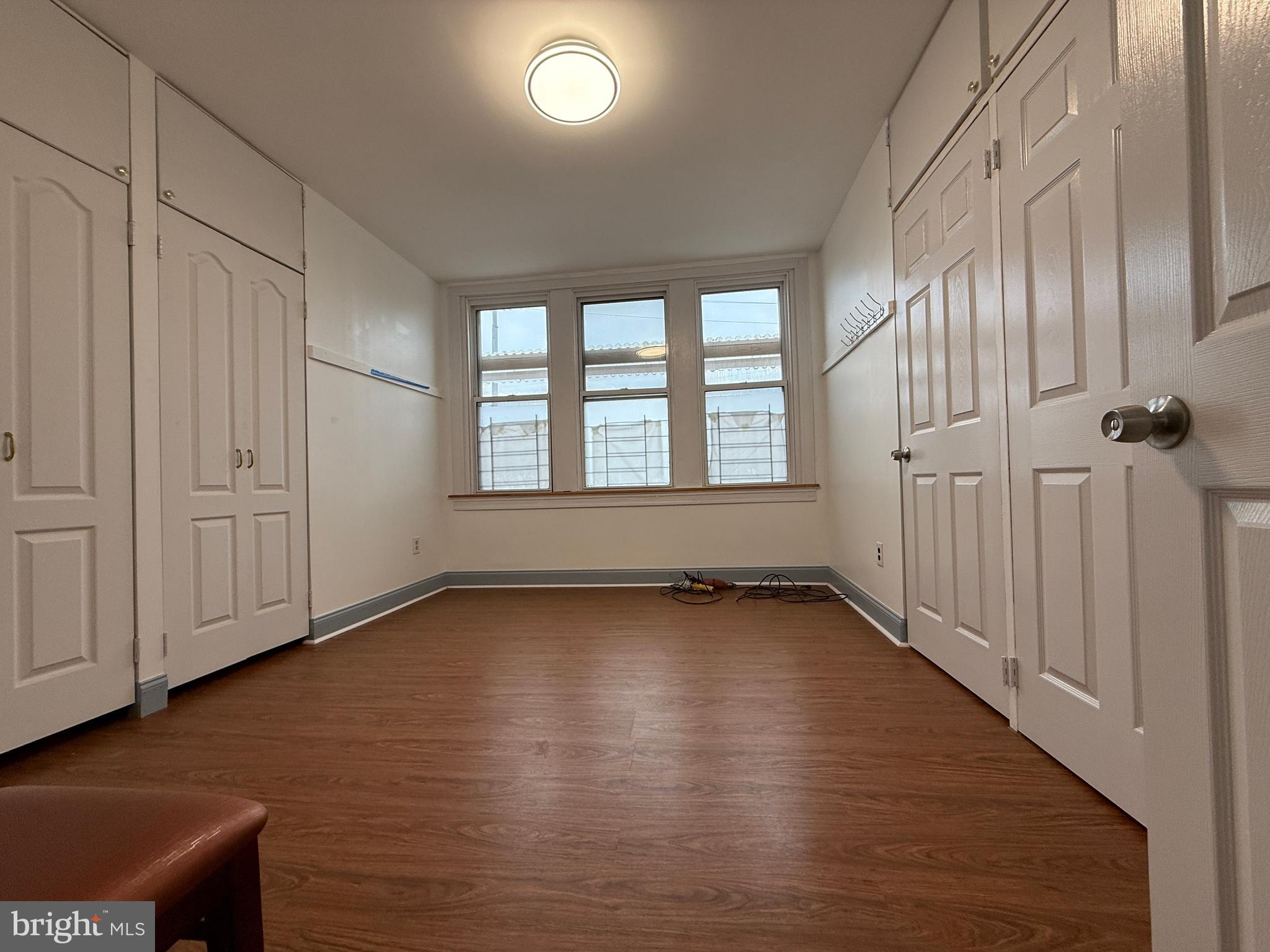 2911 W SEDGLEY AVENUE