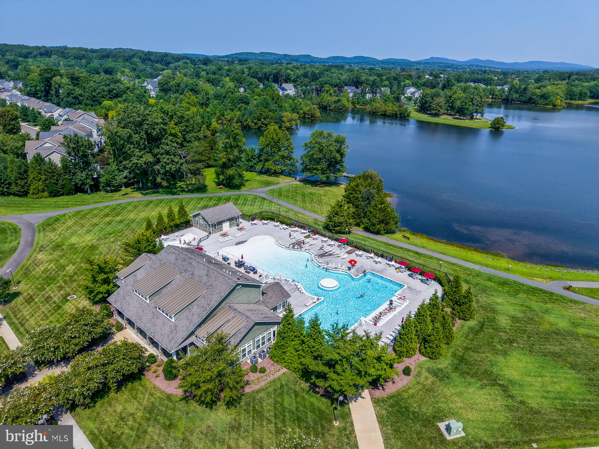 7471 LAKE WILLOW COURT