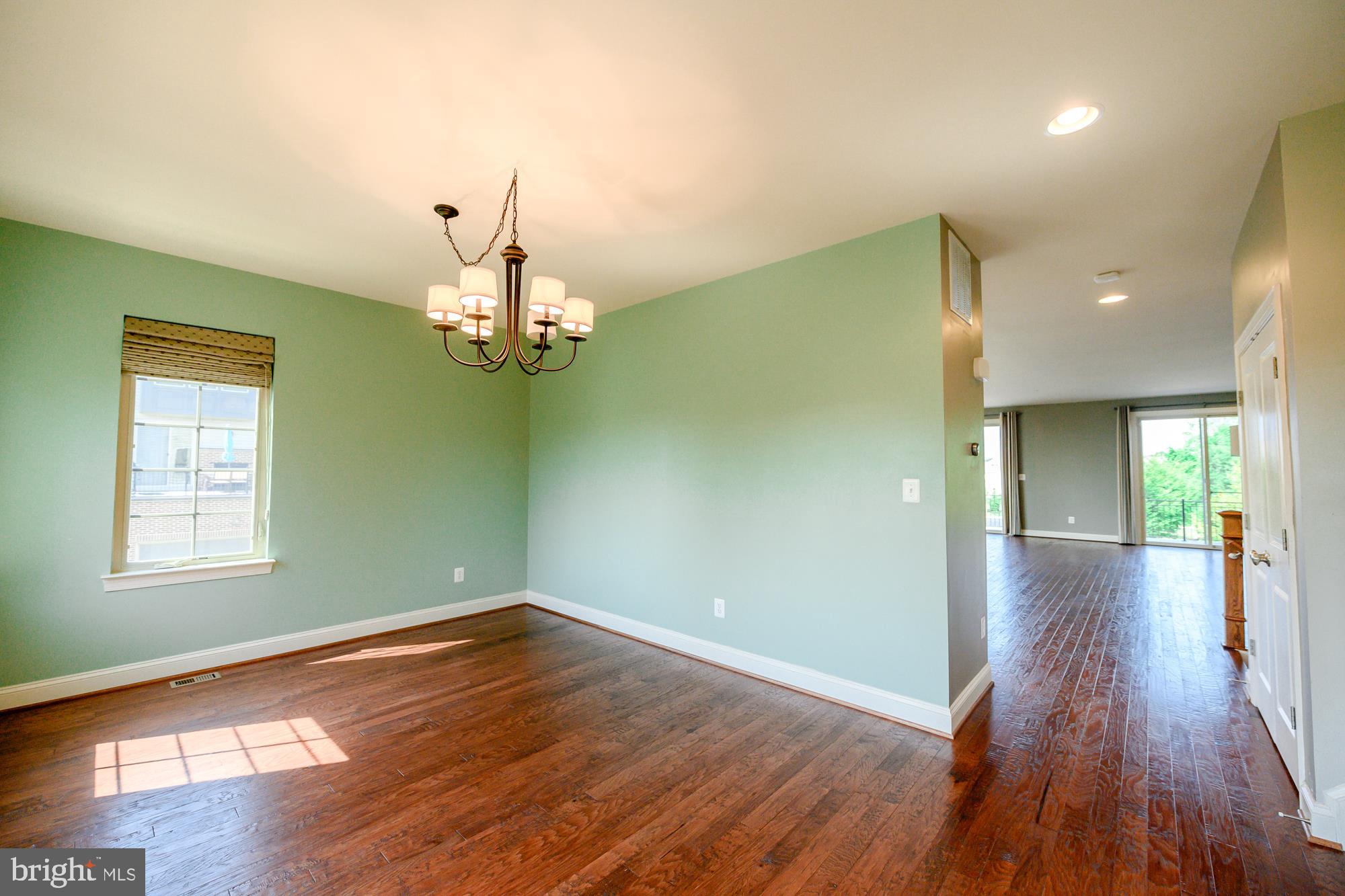 BRAMBLETON TOWN CENTER - Residential Lease