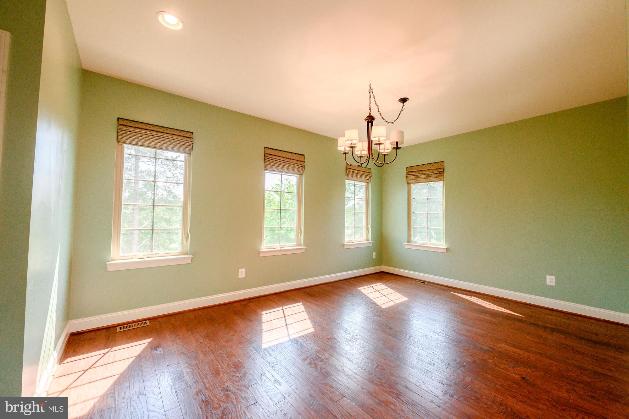 BRAMBLETON TOWN CENTER - Residential Lease