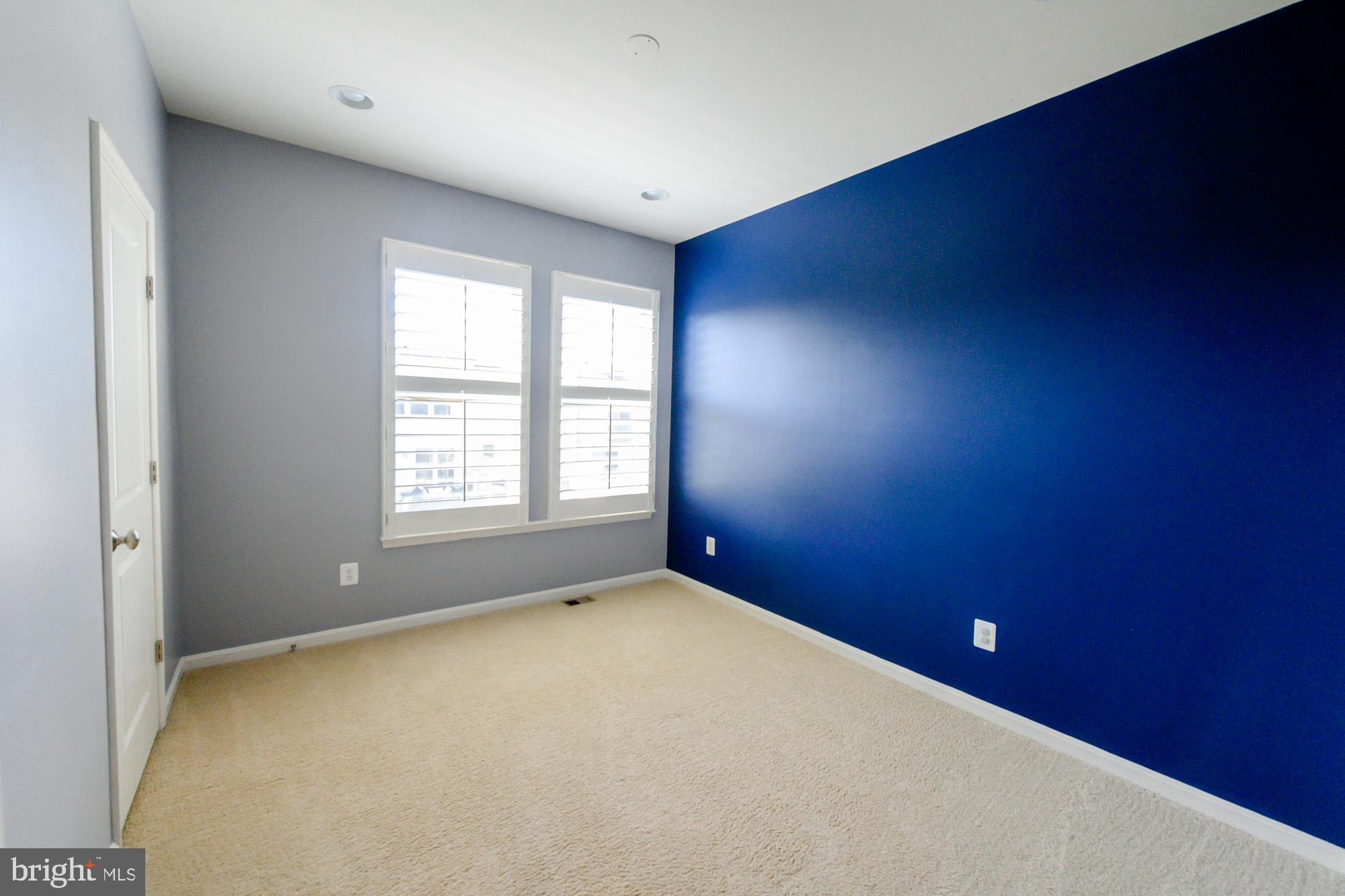 BRAMBLETON TOWN CENTER - Residential Lease