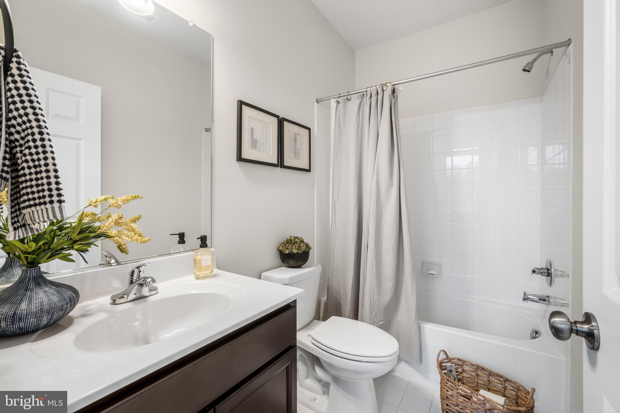 BRADFORD'S LANDING - Residential