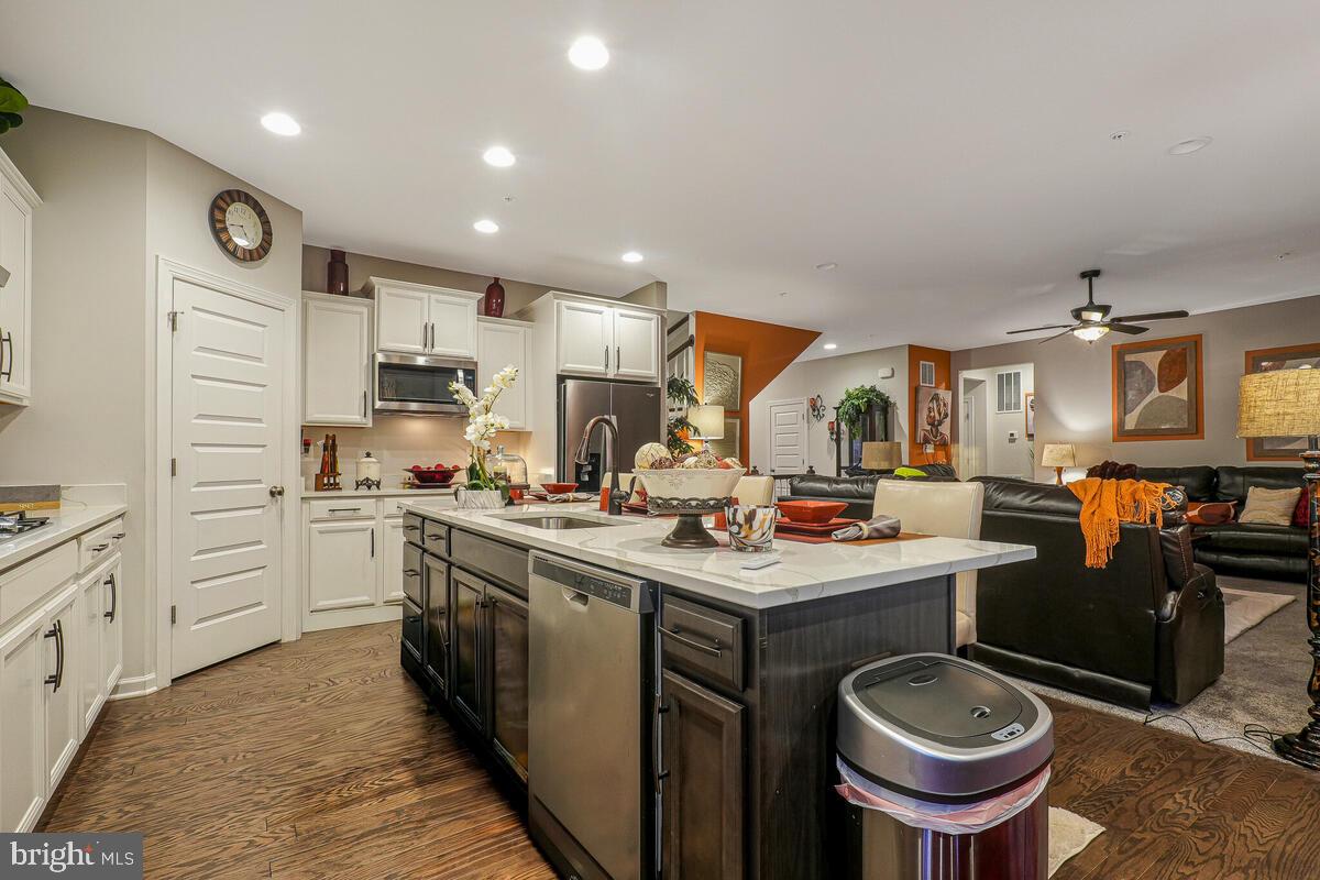 VILLAGES OF SAVANNAH - Residential