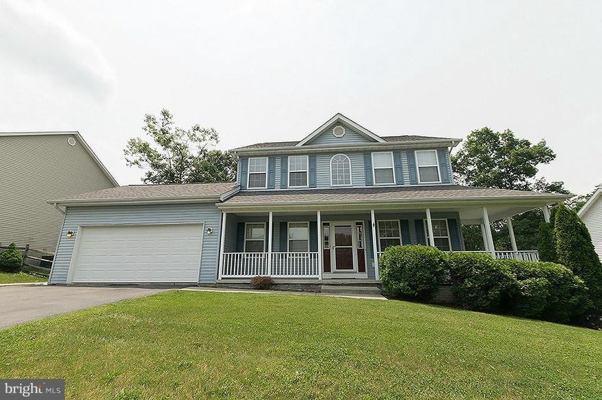 WV Martinsburg, within 10 minutes from Air National Guard Base,5 miles from Rt 81, Covered Porch, Hardwood Floors Dining, Kitchen Foyer4 Bedroom 3 and Half Baths, 1828 Fin. SqFt Above, 600 Fin. SqFt Basement, Bedroom w/ Full Bathroom,! Full Screened in Porch, Open Kitchen, Large Living Space w/ Gas Fireplace, Spacious Master Bedroom with Cathedral Ceiling,  Open Backyard Space, Clean Community!