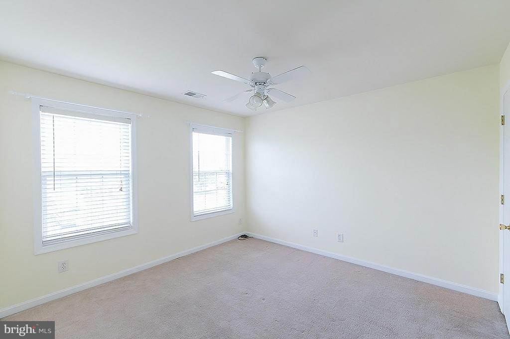 MILLS FARM - Residential