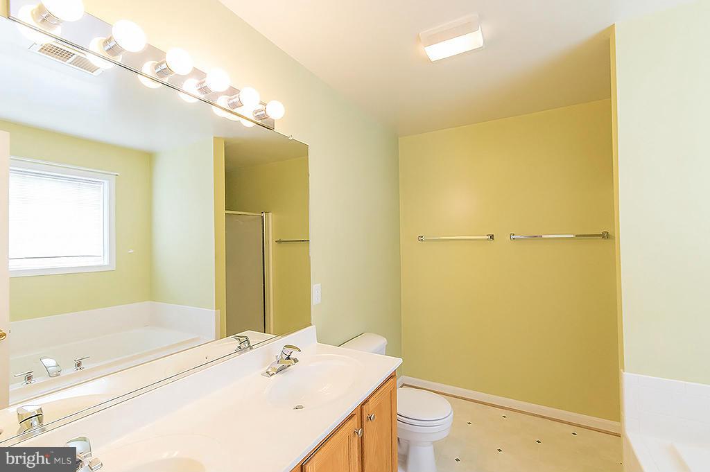 MILLS FARM - Residential