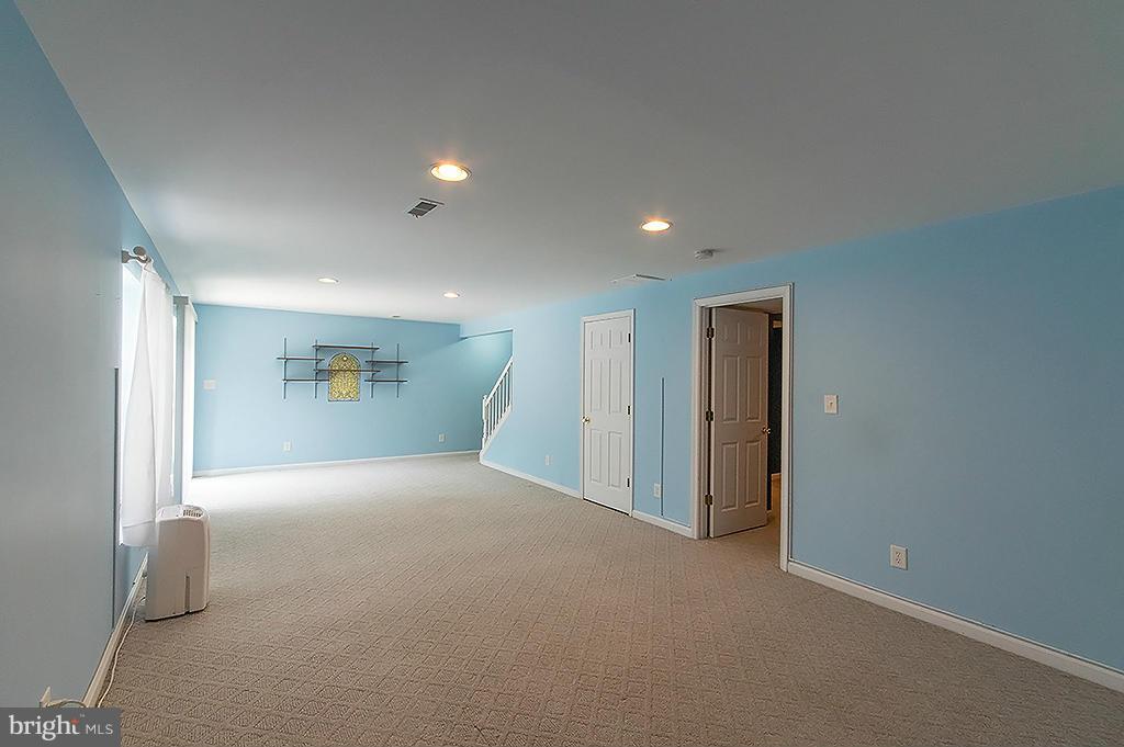 MILLS FARM - Residential