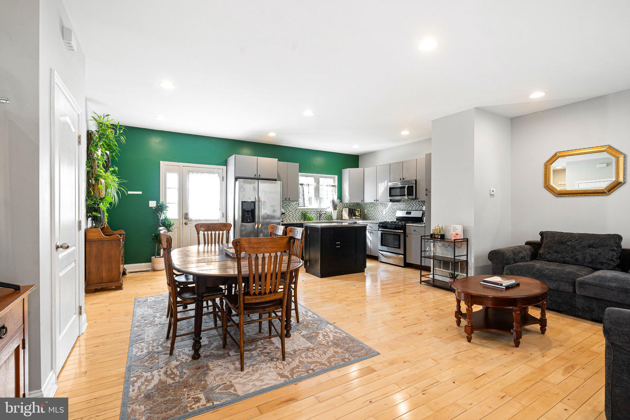 650 N 8TH STREET