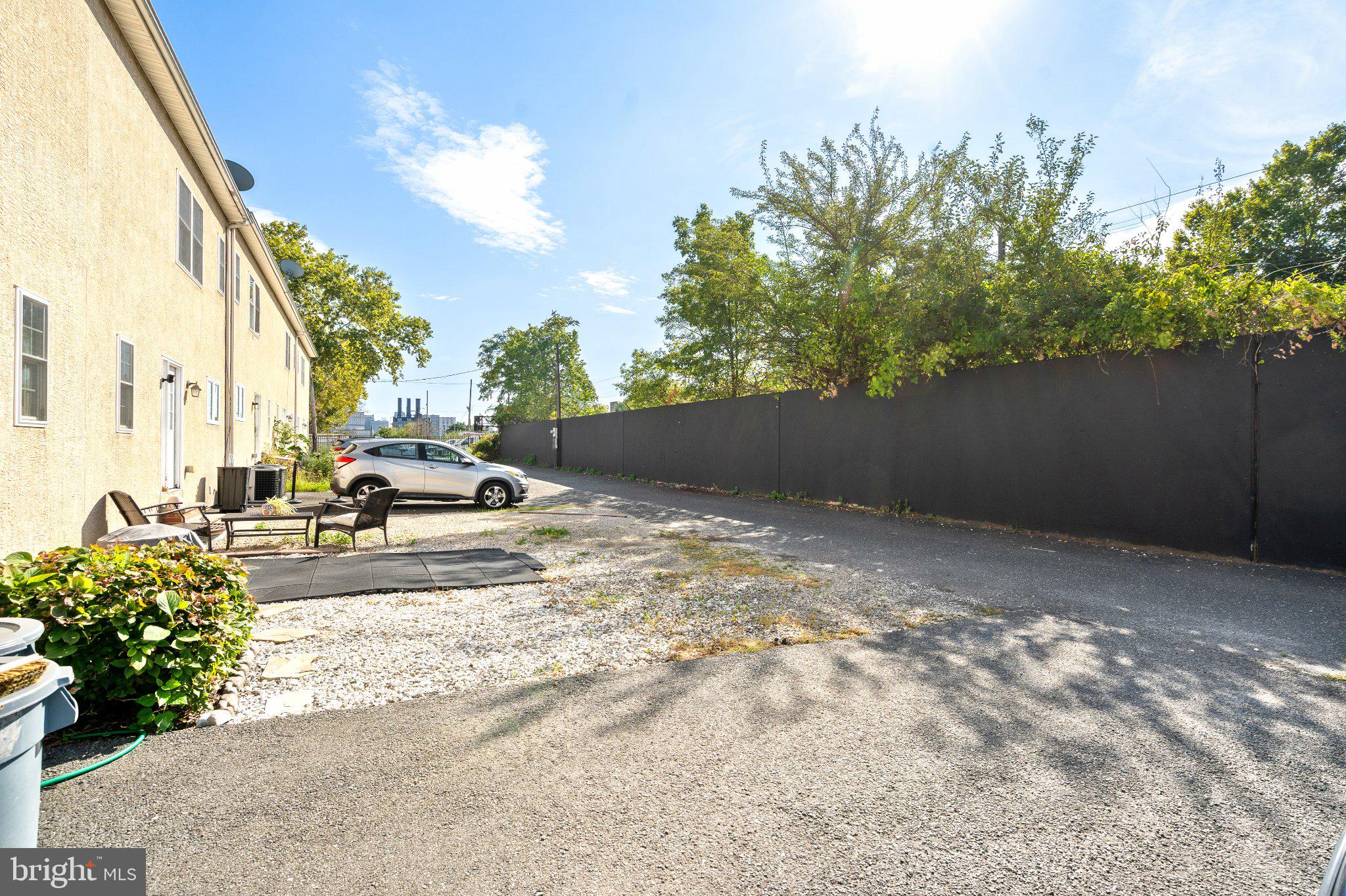 650 N 8TH STREET