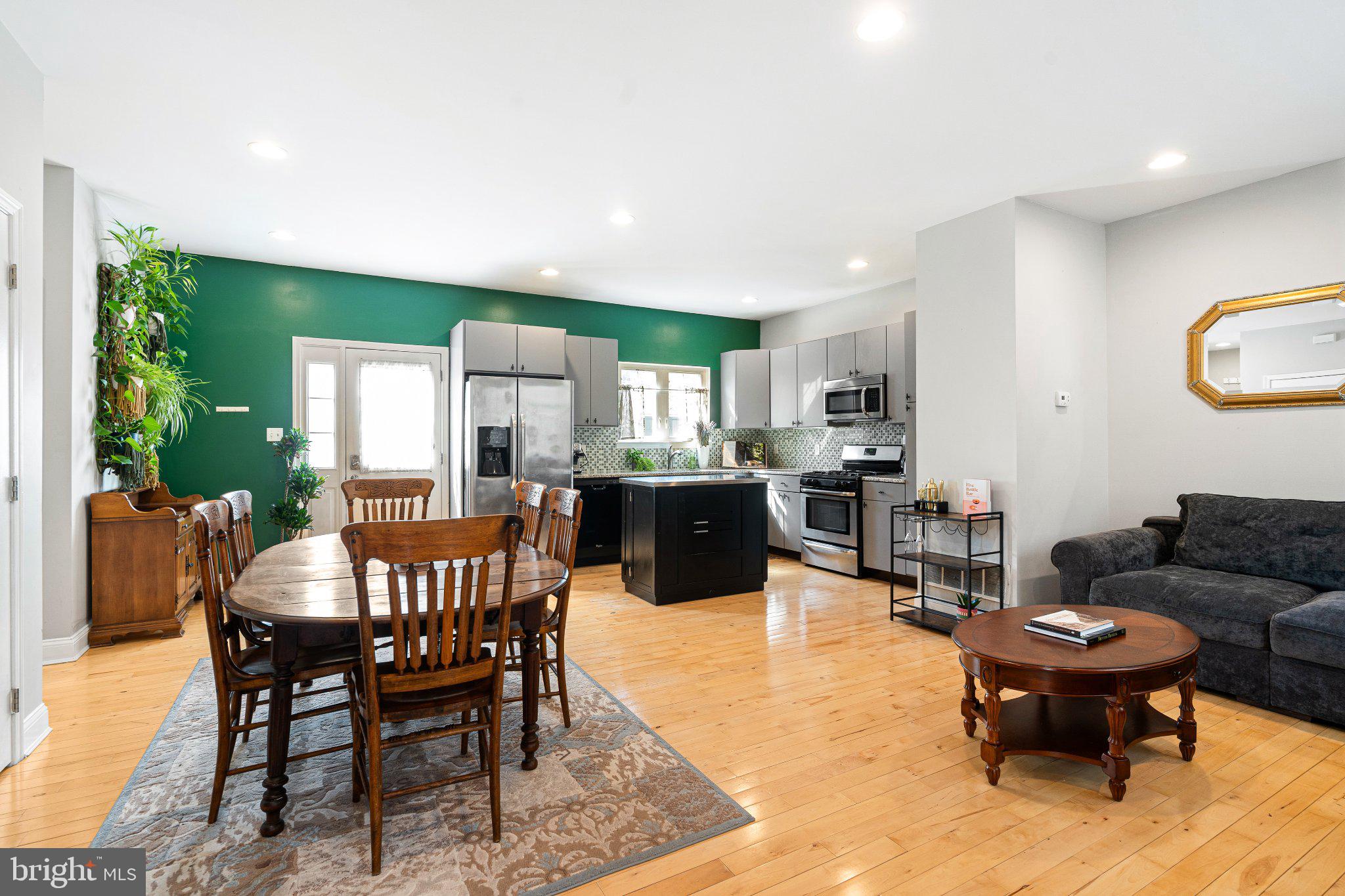 650 N 8TH STREET
