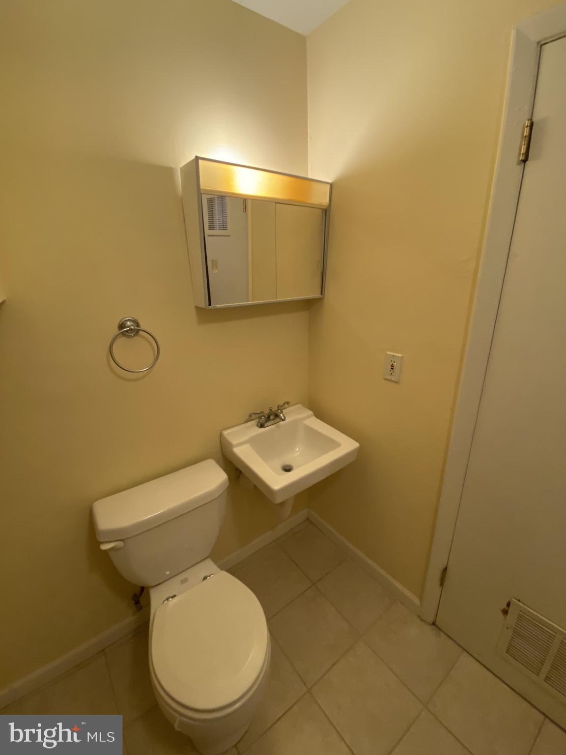 WHISKEY BOTTOM - Residential Lease