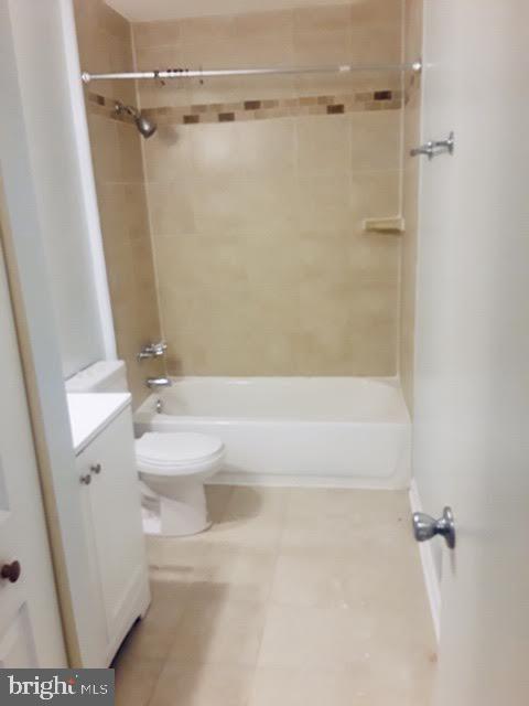 WHISKEY BOTTOM - Residential Lease