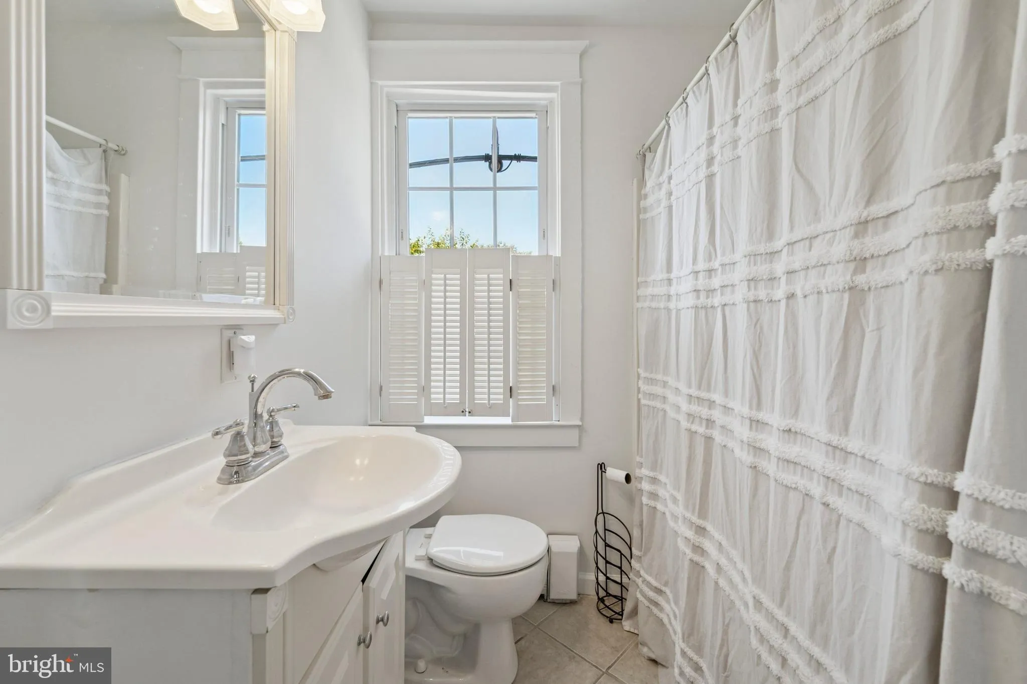 Lansdowne, Pennsylvania 19050, United States, 4 Bedrooms Bedrooms, ,1 BathroomBathrooms,Residential,Contingent,212931