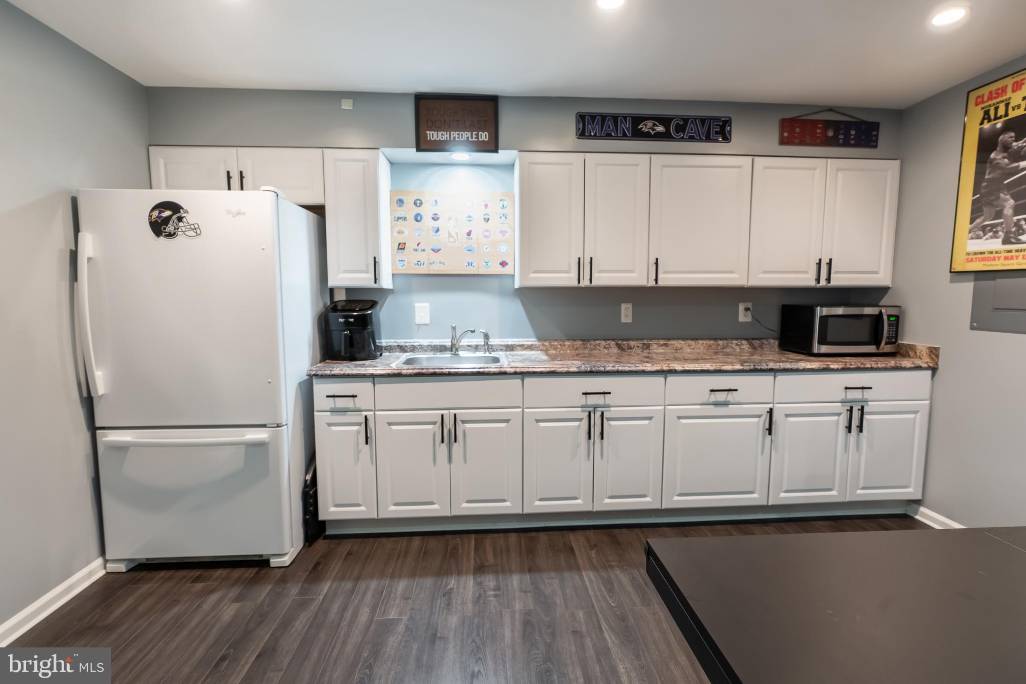 GLENN STATION - Residential Lease