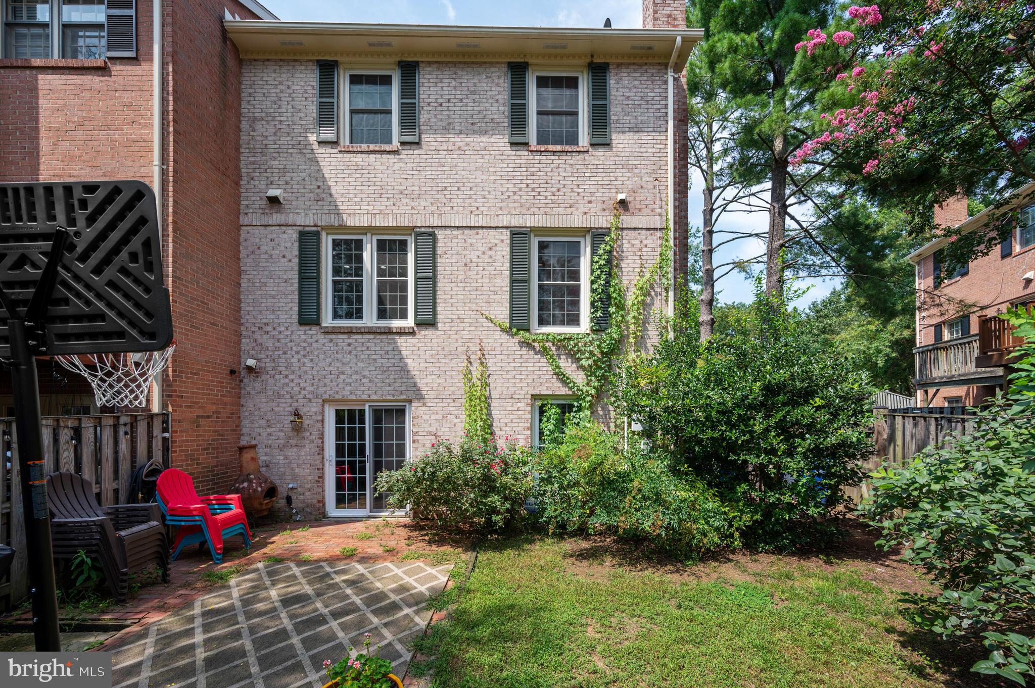 HUNTINGTON AT MT VERNON - Residential