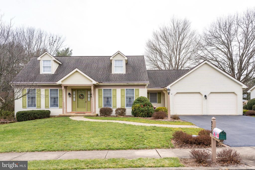 Photo of 976 CLEARVIEW AVE, EPHRATA, PA 17522 (MLS # PALA2029732)