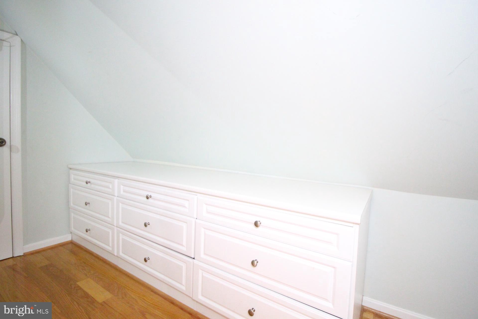 FAIRLINGTON GLEN - Residential Lease