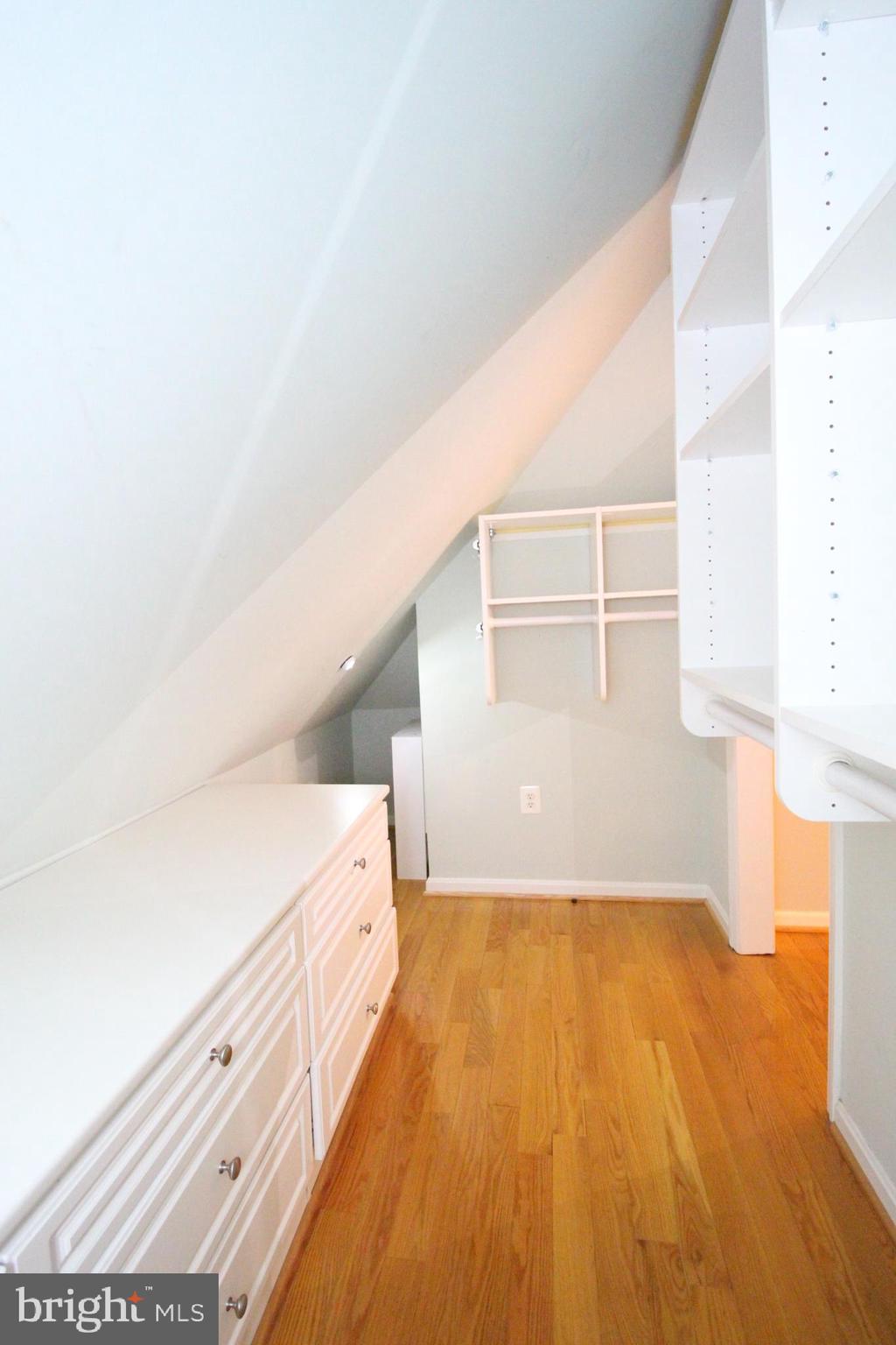 FAIRLINGTON GLEN - Residential Lease