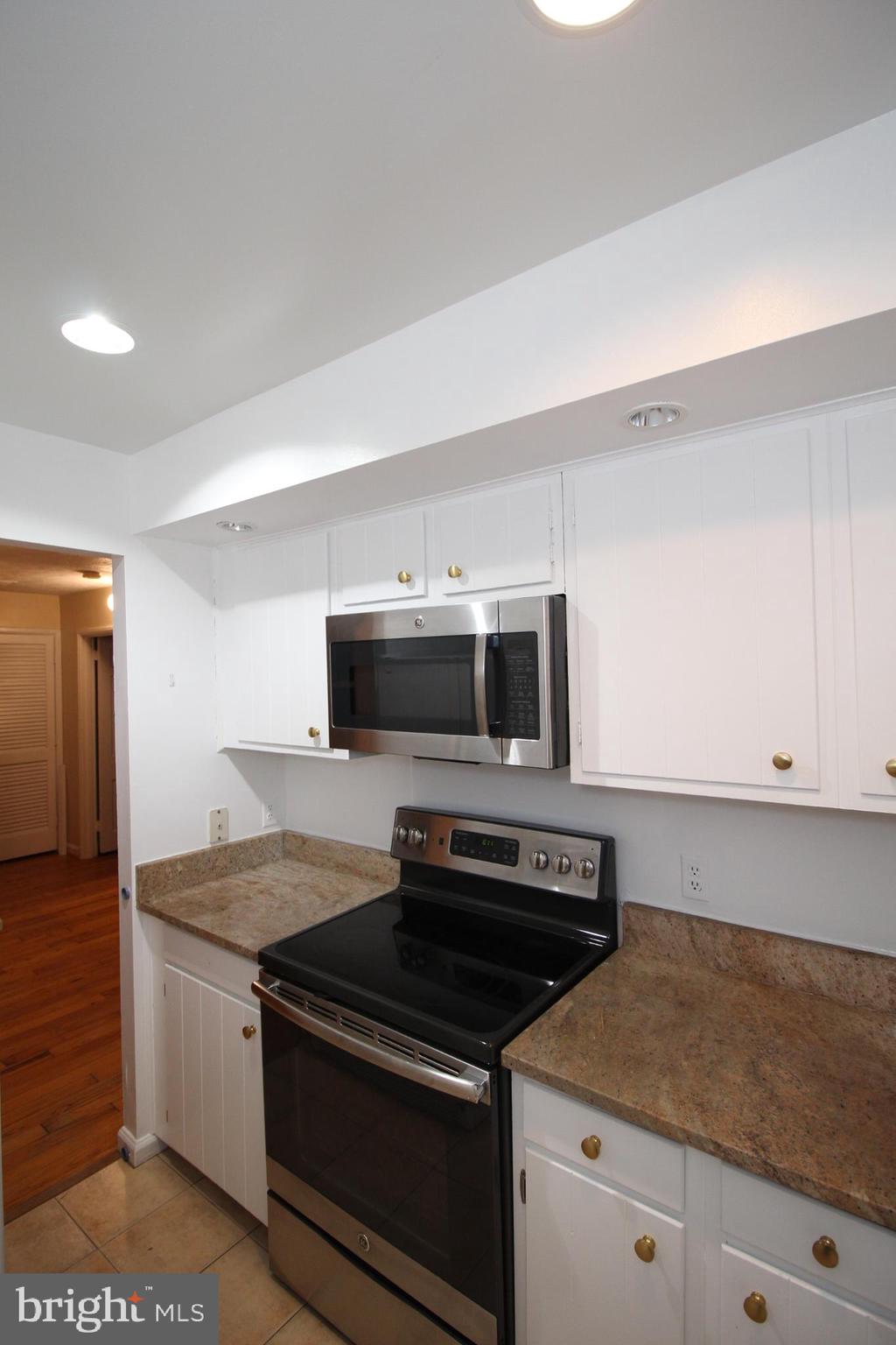 FAIRLINGTON GLEN - Residential Lease