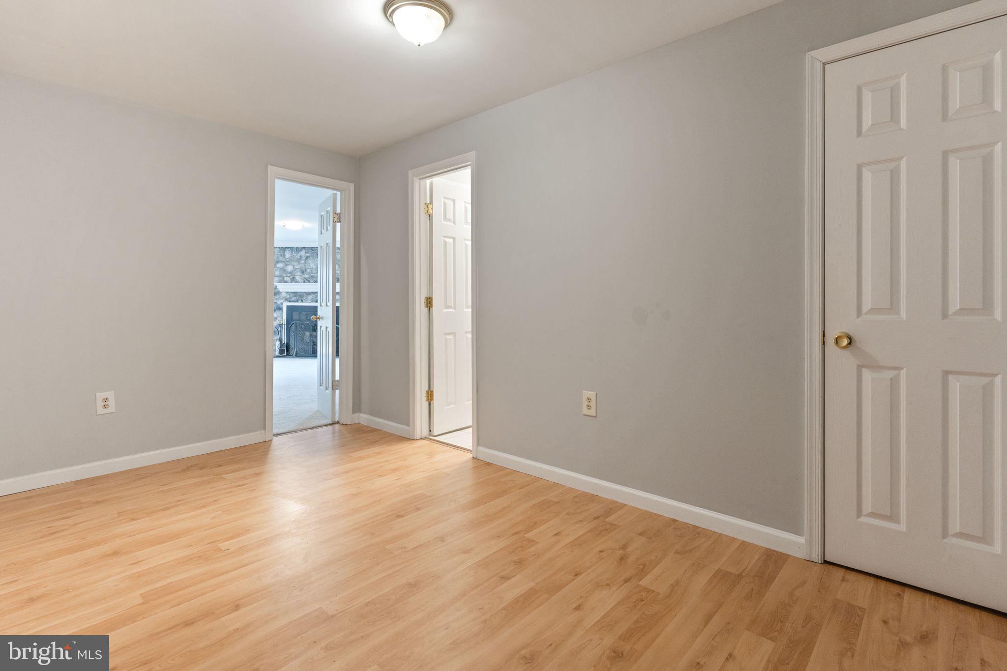 LAKE RIDGE - MOHICAN - Residential Lease