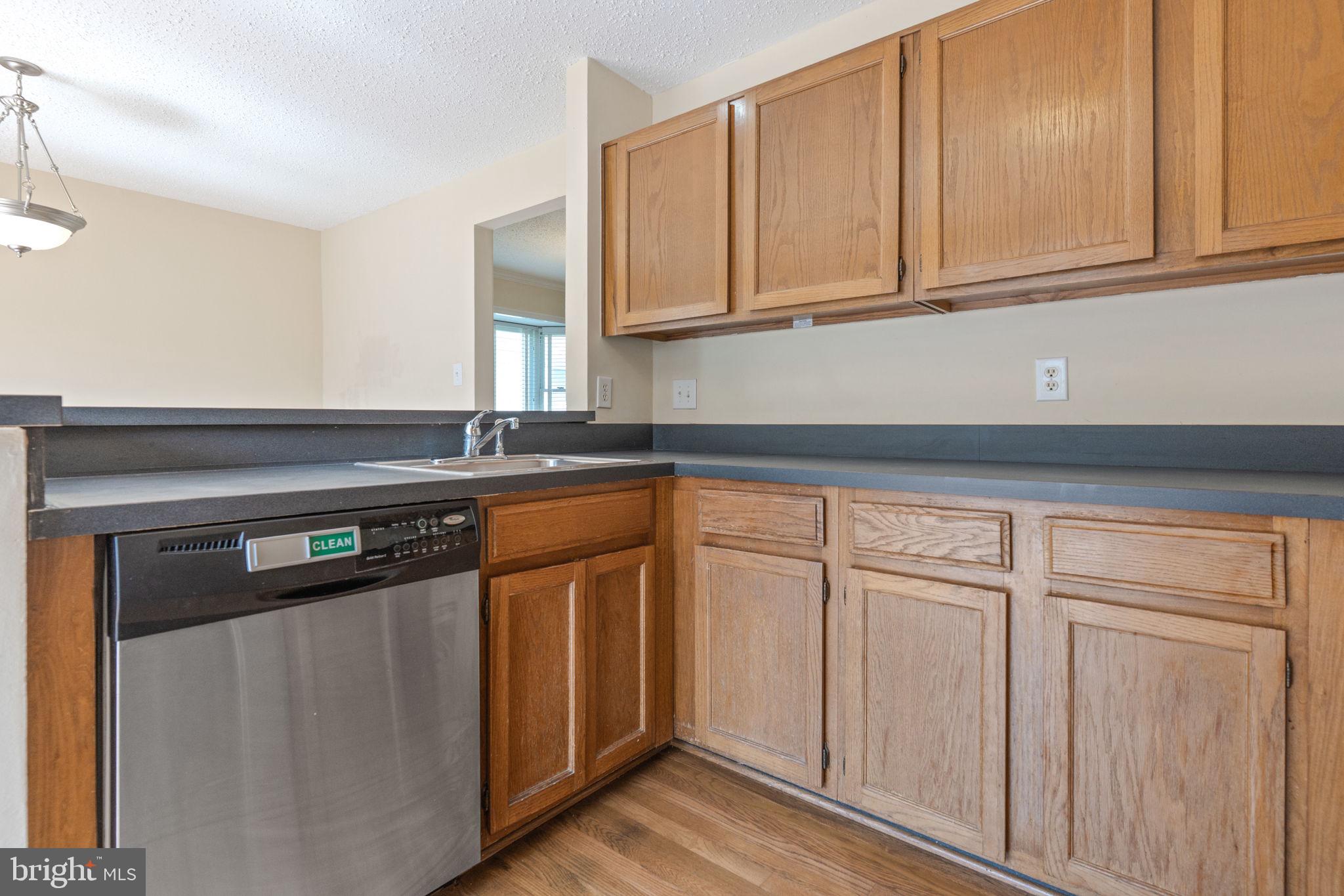 LAKE RIDGE - MOHICAN - Residential Lease