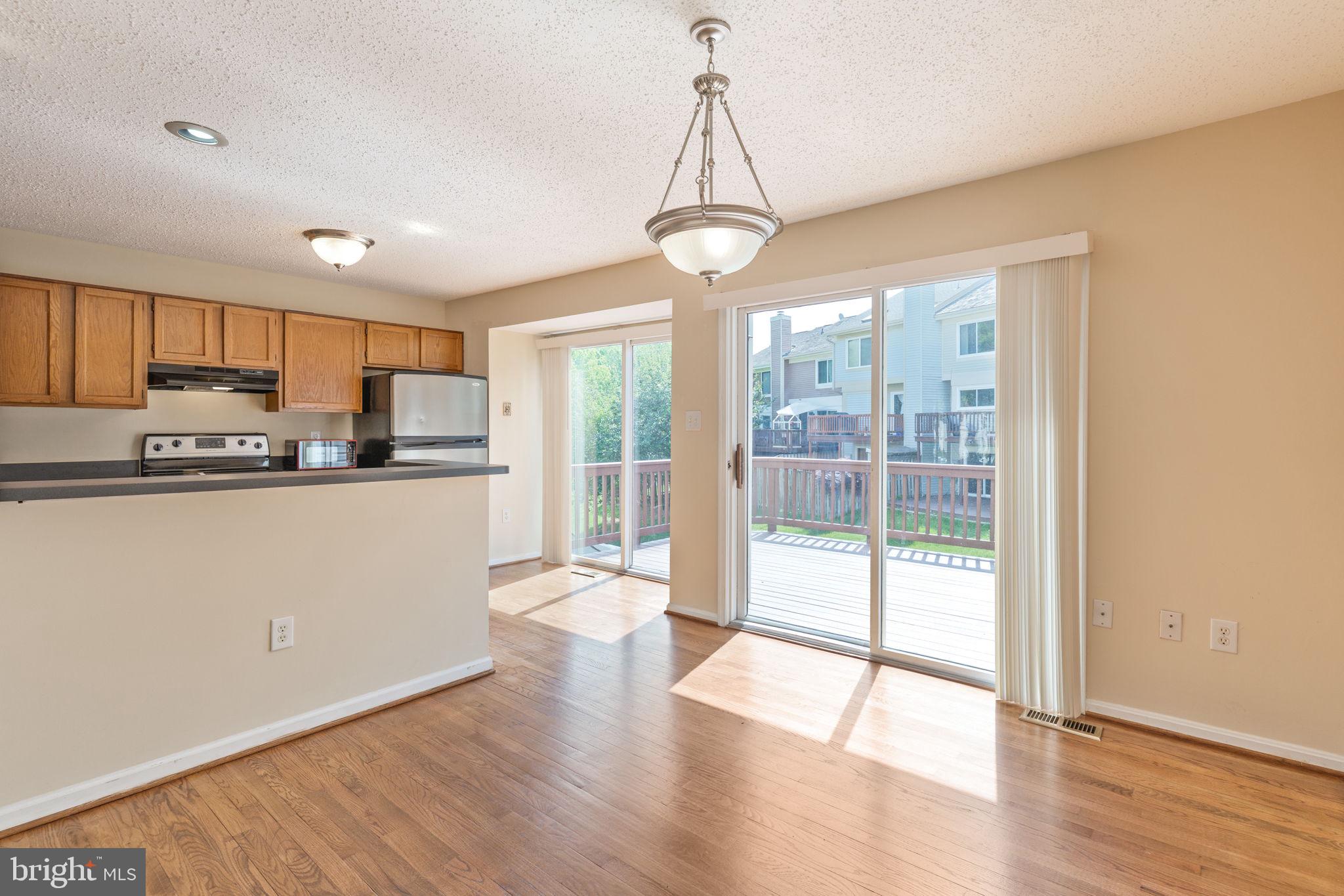 LAKE RIDGE - MOHICAN - Residential Lease