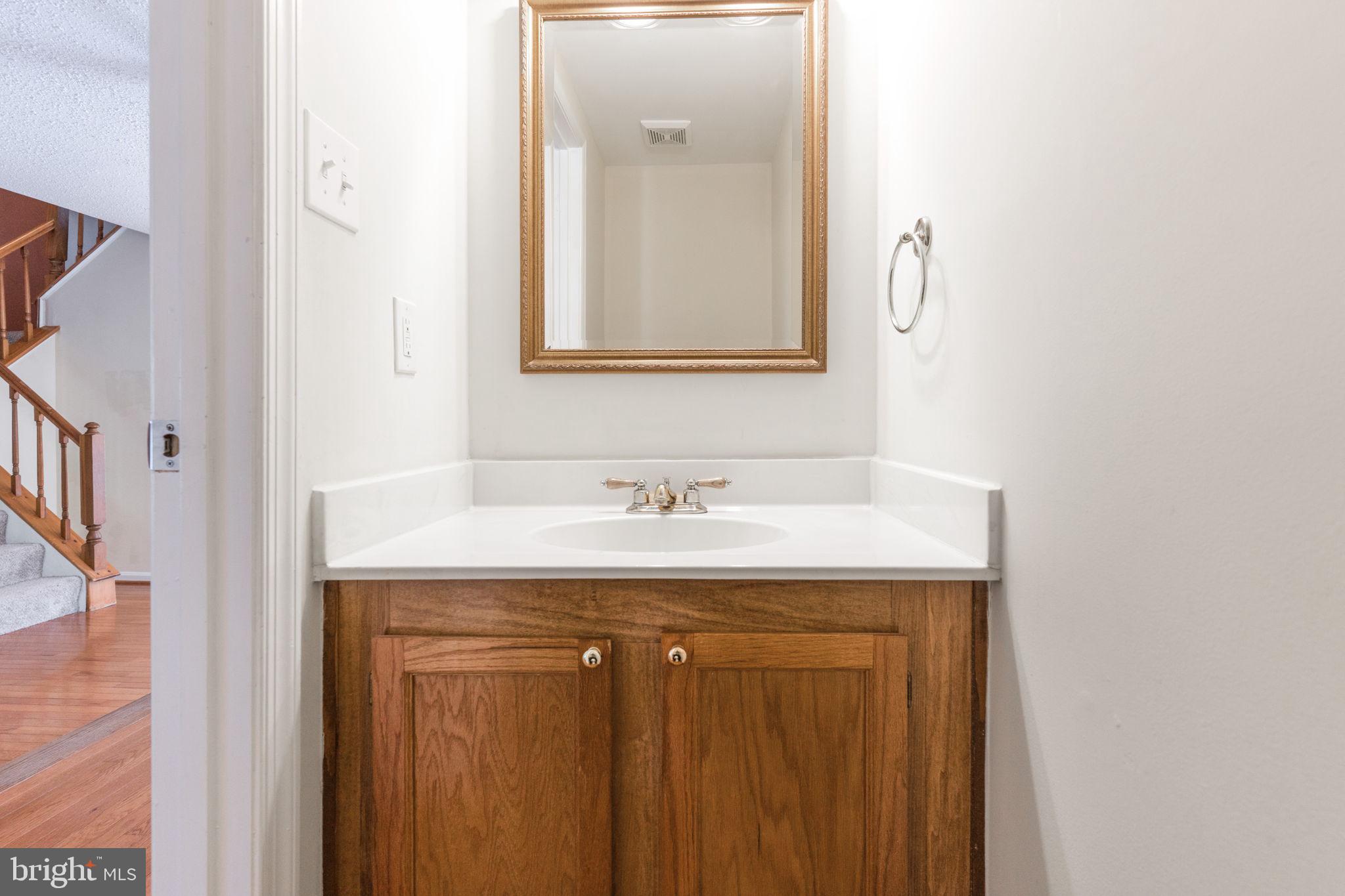 LAKE RIDGE - MOHICAN - Residential Lease