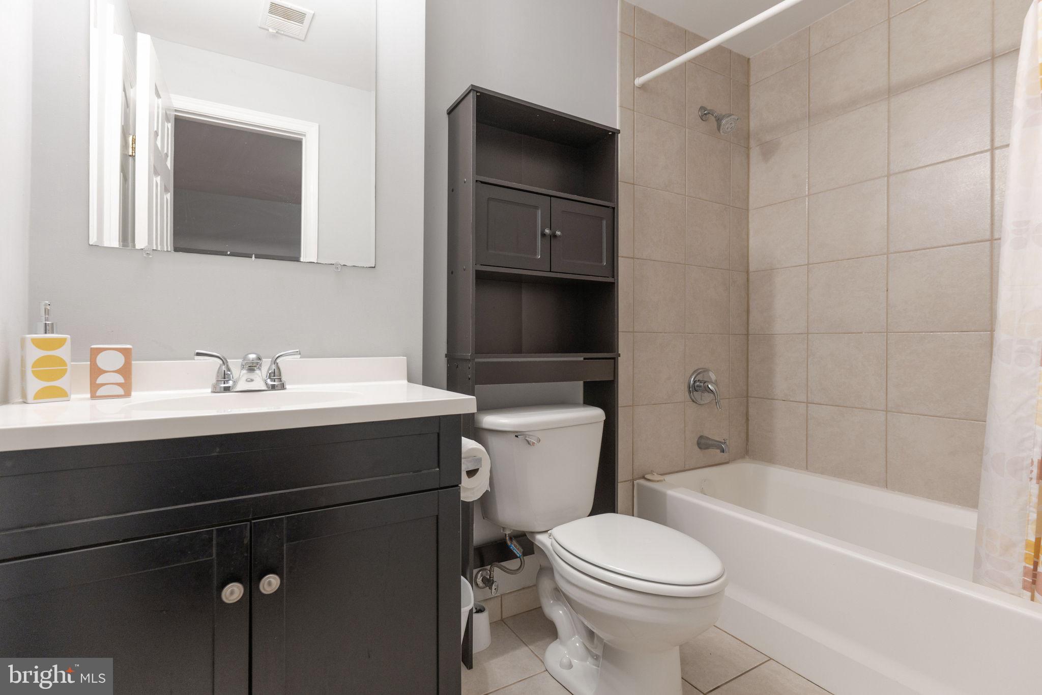 LAKE RIDGE - MOHICAN - Residential Lease