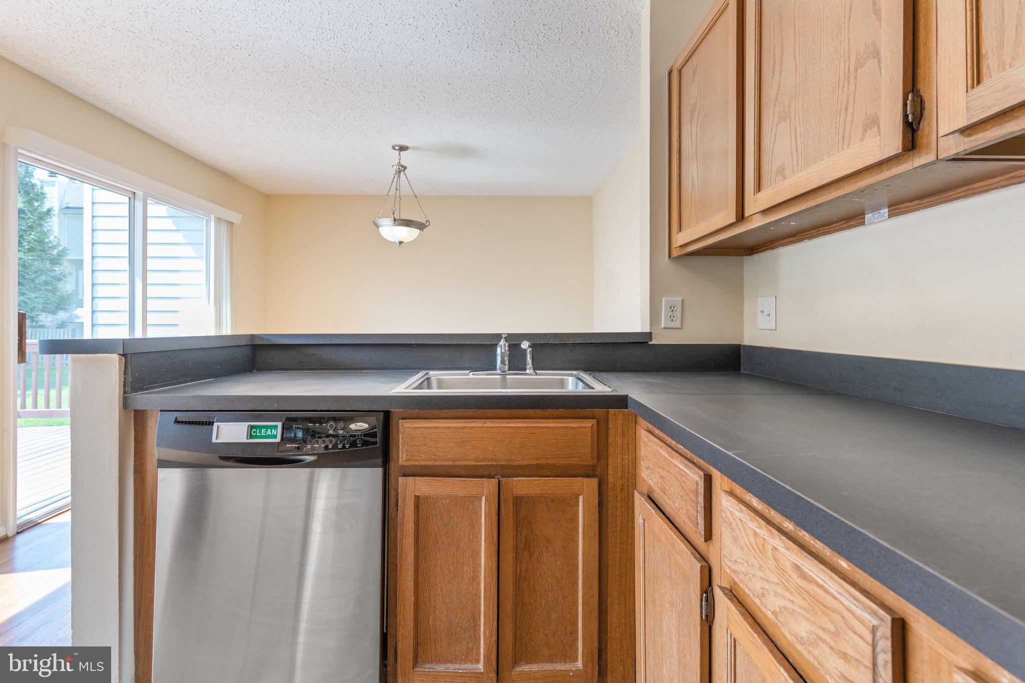 LAKE RIDGE - MOHICAN - Residential Lease